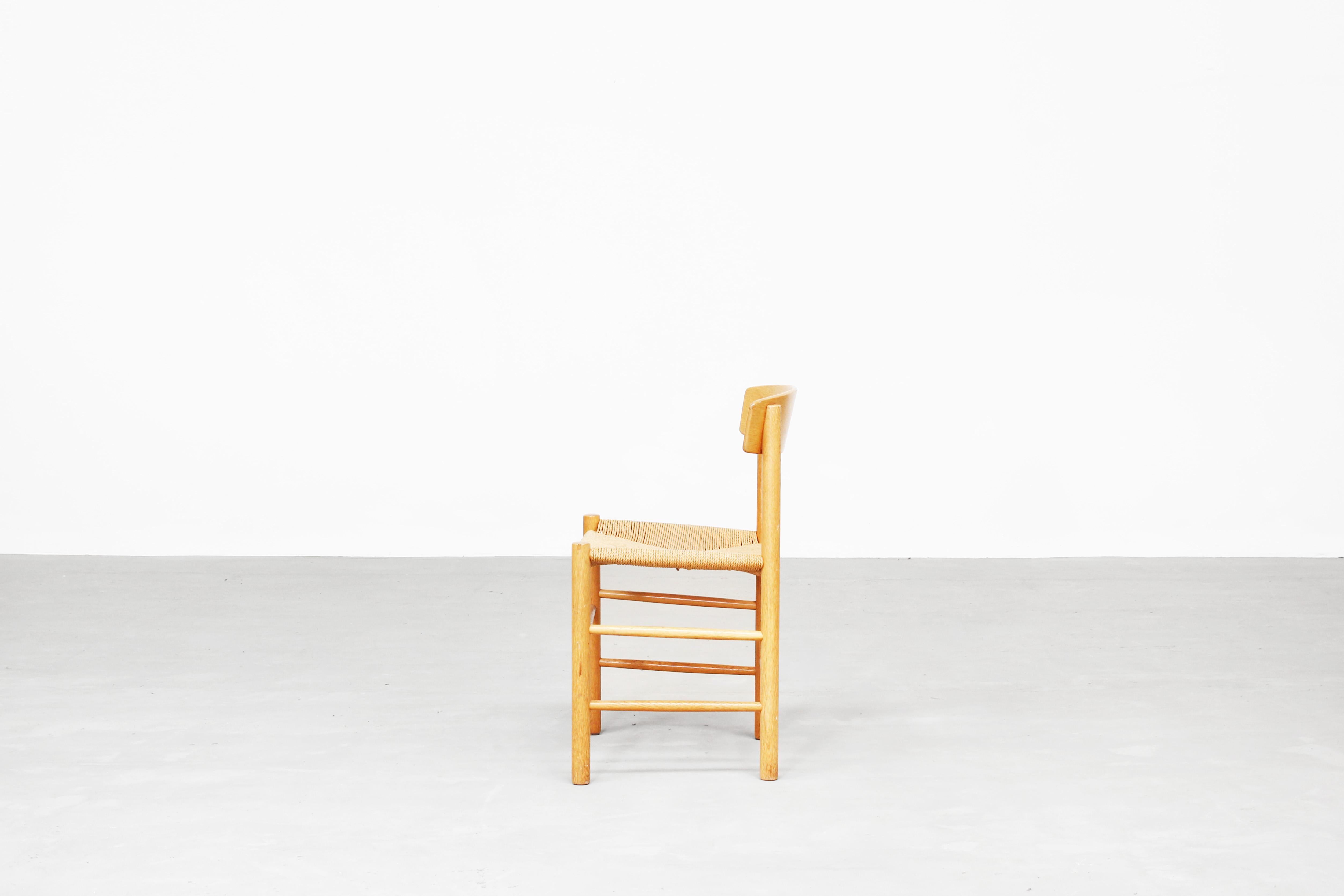 20th Century Set of 8 Danish Oak Dining Chairs by Børge Mogensen for Fredericia J39, Denmark