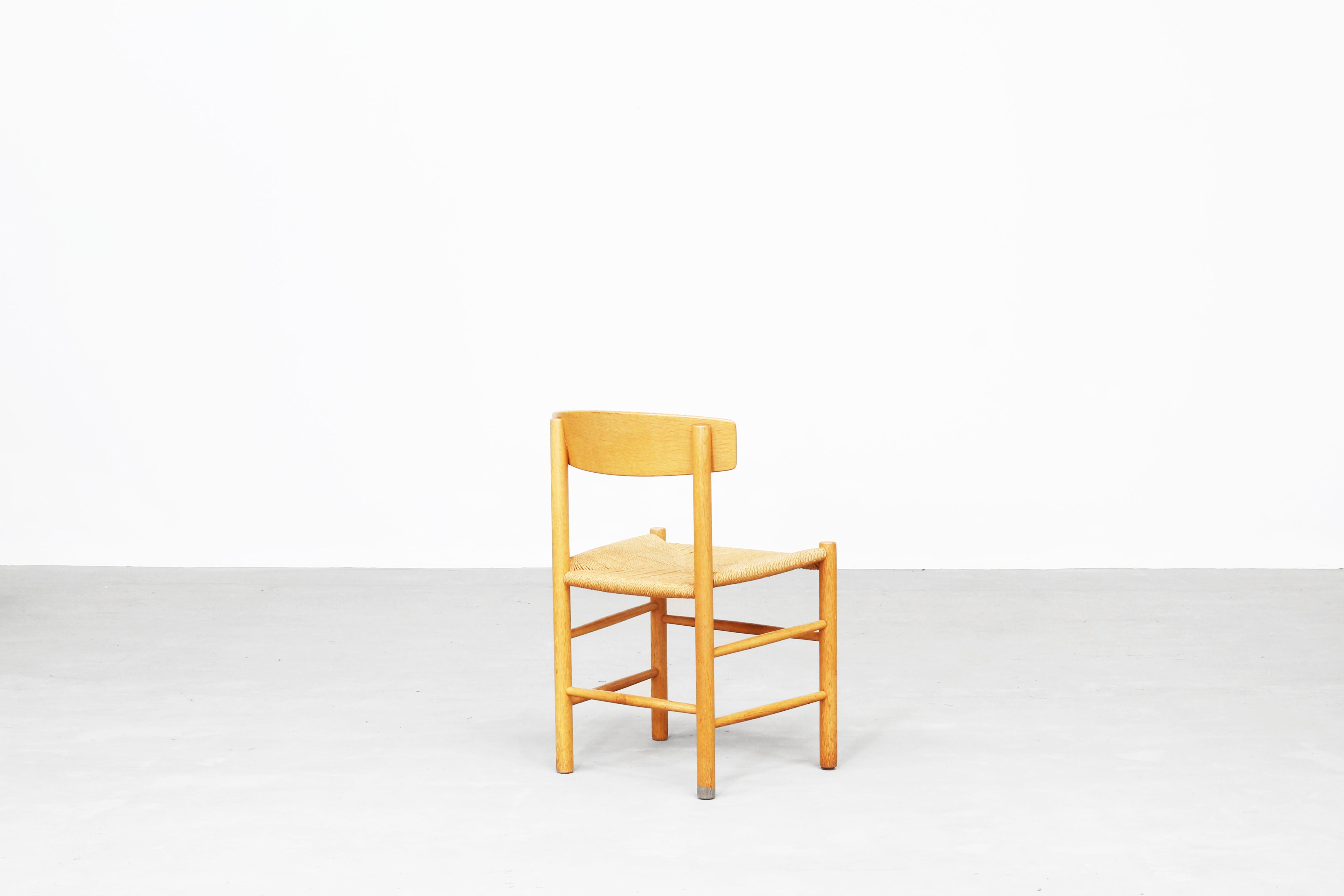 Set of 8 Danish Oak Dining Chairs by Børge Mogensen for Fredericia J39, Denmark For Sale 1