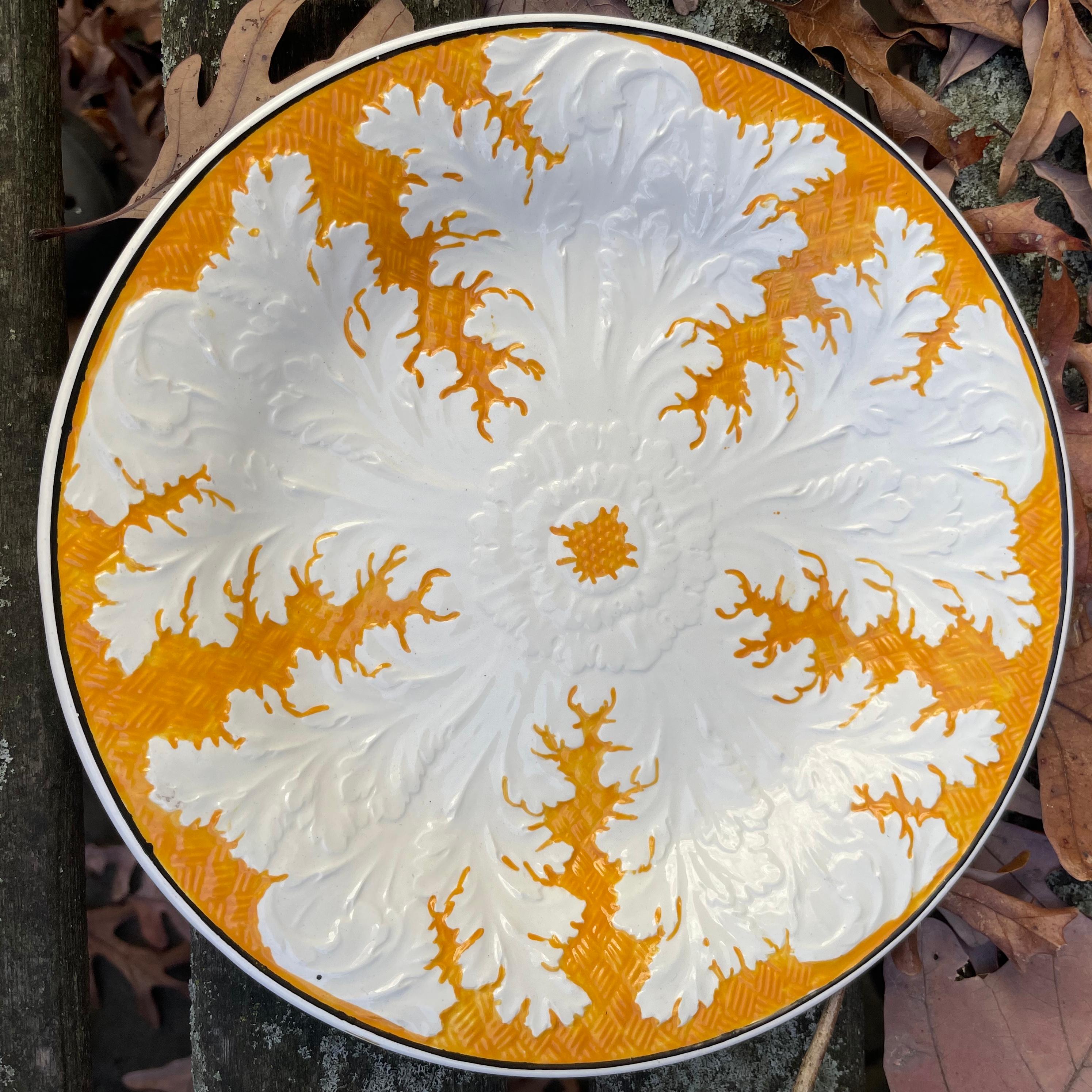 English Set of Eight Orange and White Wedgwood Cabbage Plates For Sale