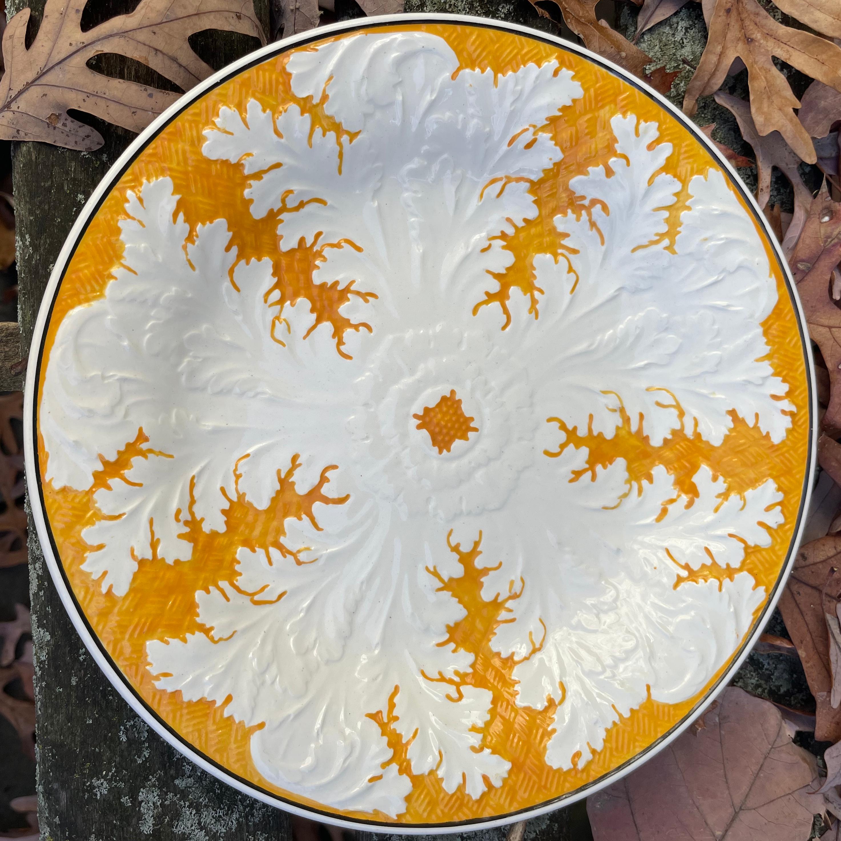 Glazed Set of Eight Orange and White Wedgwood Cabbage Plates For Sale