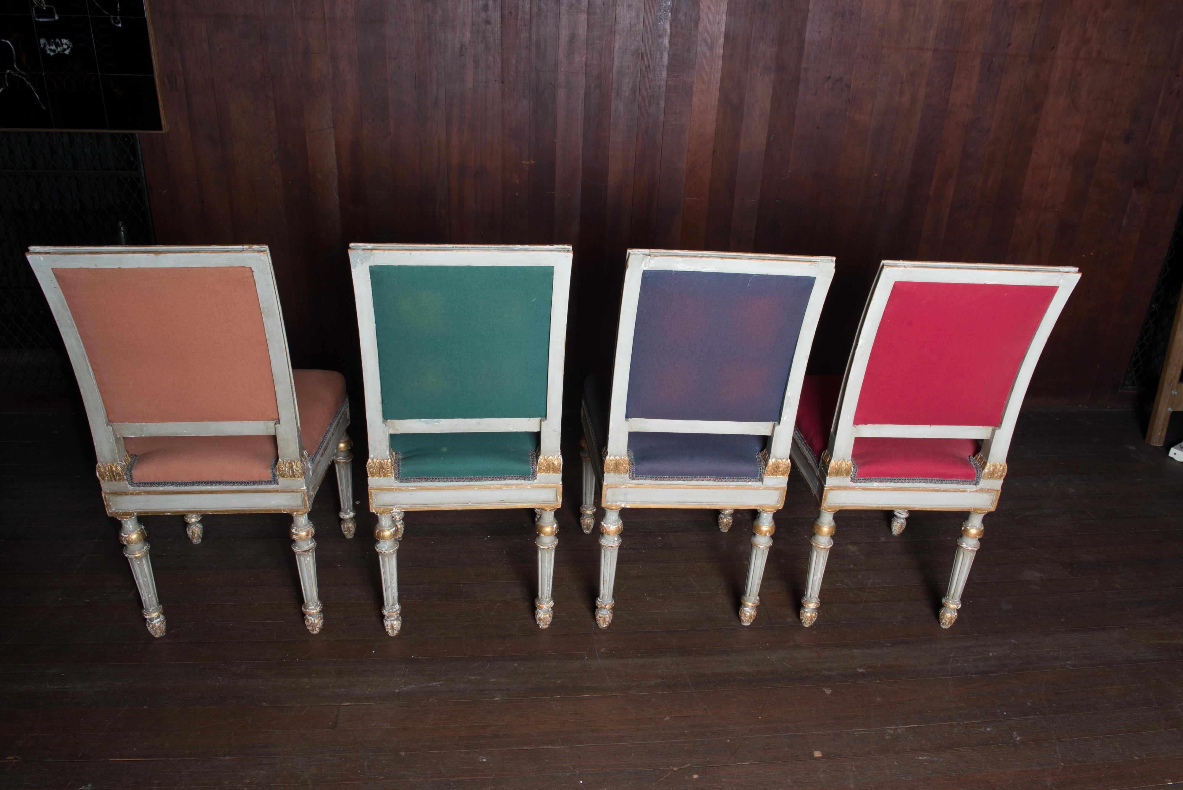 Ensemble de huit chaises de salle à manger italiennes peintes en vente 12