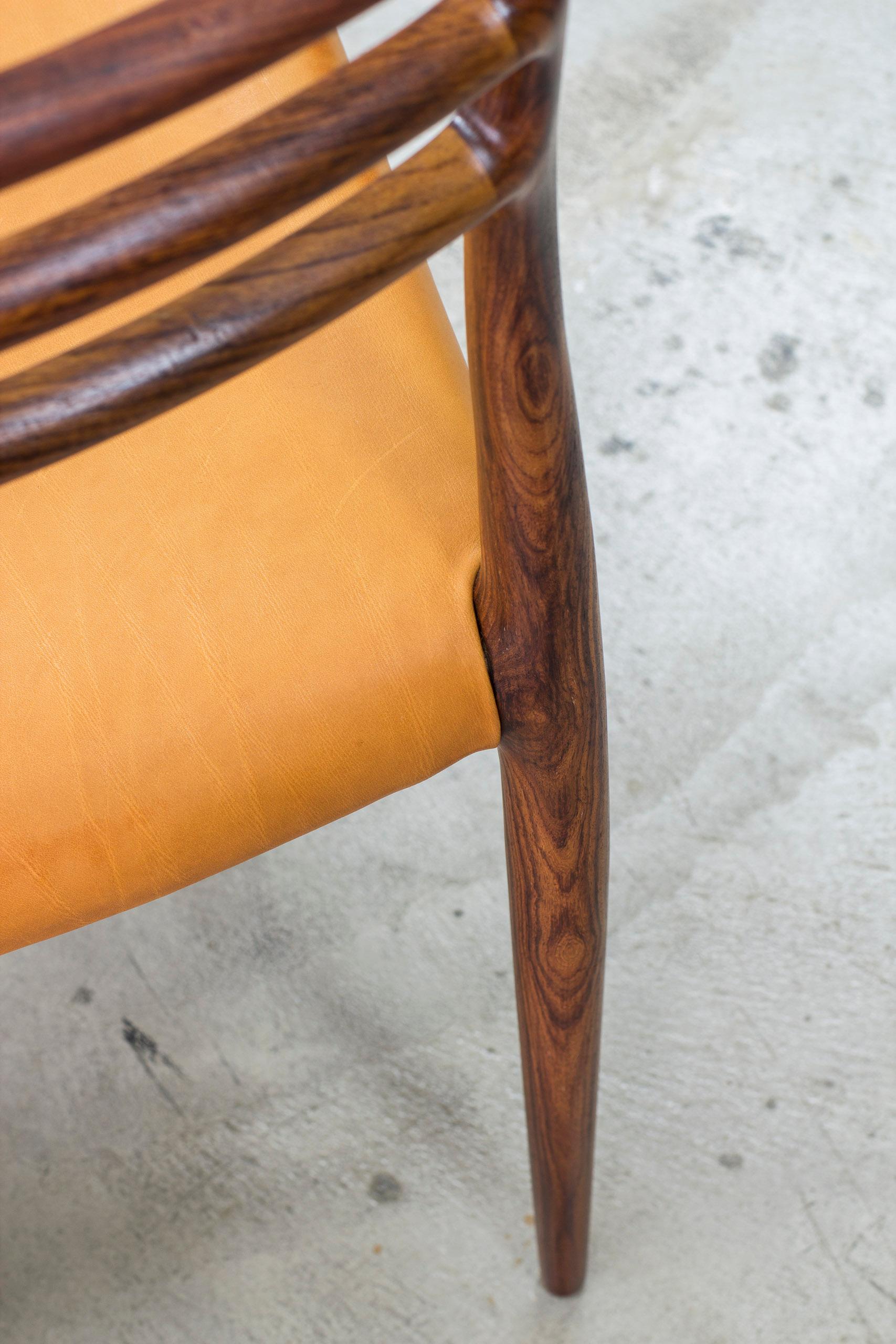 Ensemble de huit chaises de salle à manger en palissandre, modèle 78, conçu par Niels O. Møller en vente 2