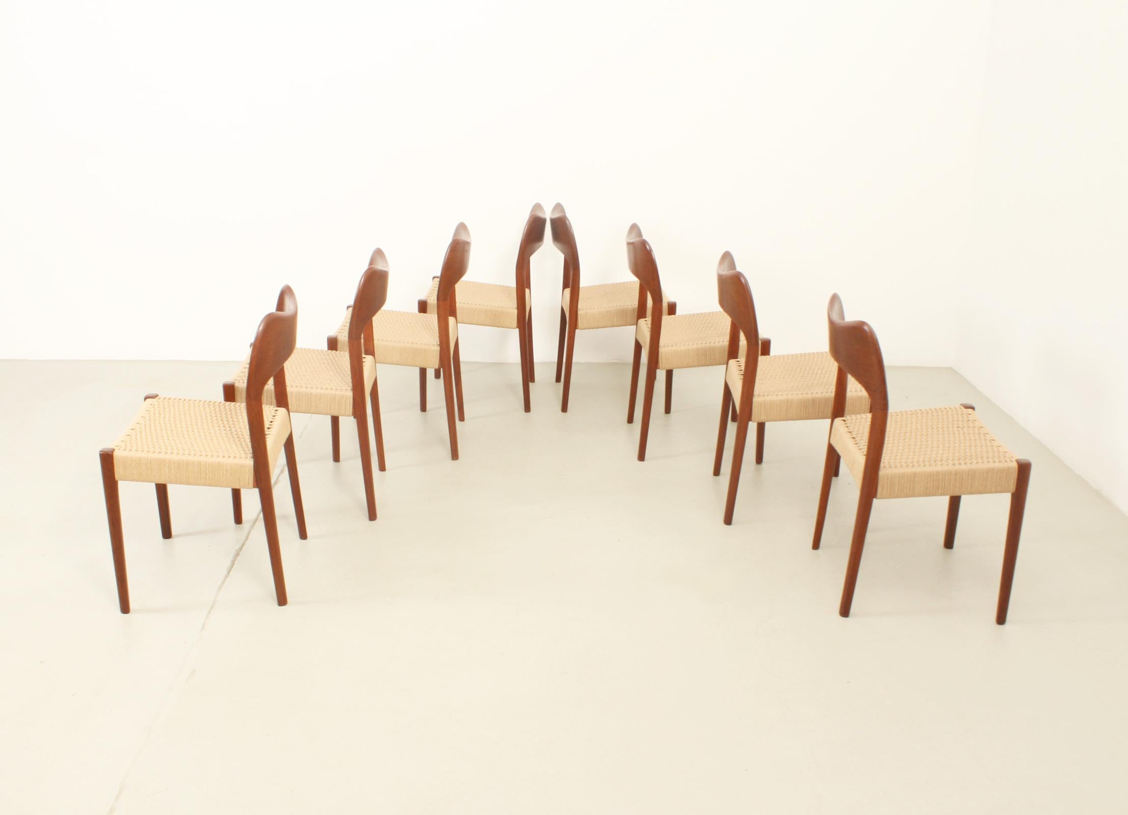 Set di otto sedie da pranzo Papercord di Arne Hovmand-Olsen, Danimarca, anni '60 in vendita 8