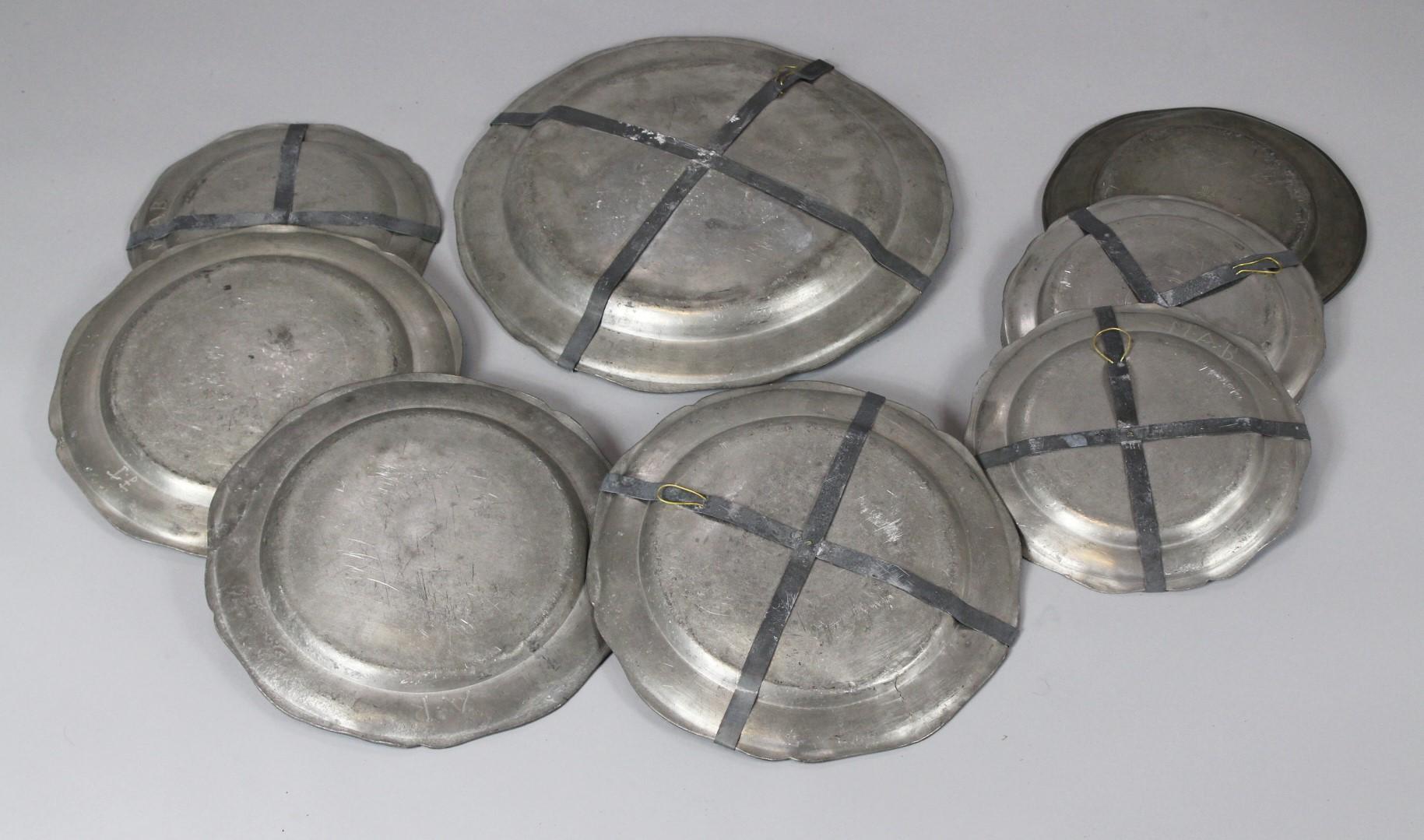 Set of Eight Pewter Plates, 18th Century In Fair Condition In Cimelice, Czech republic