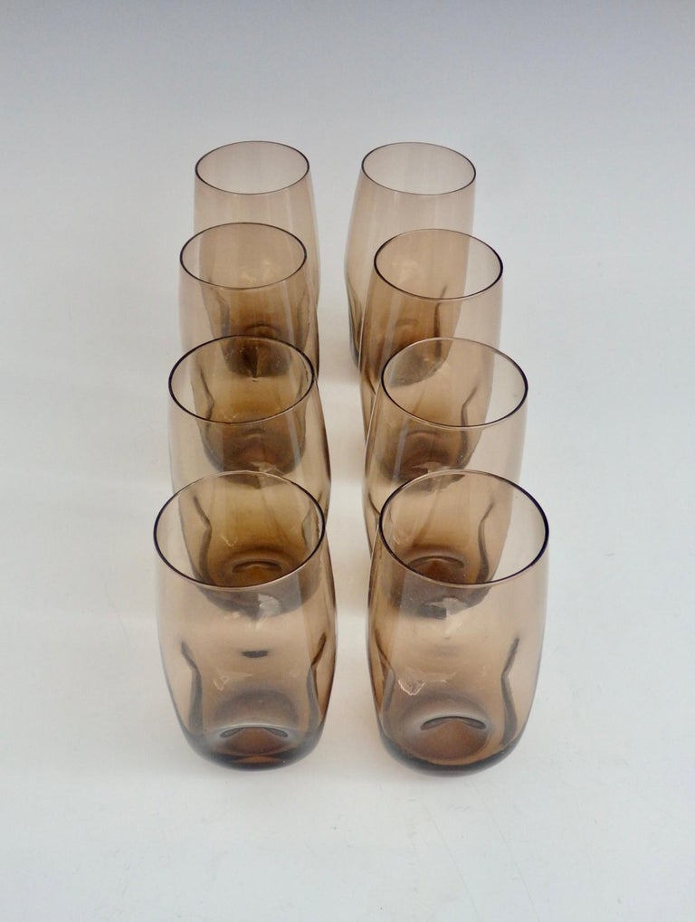 Set of Eight Pinched Base Smoked Cocktail Glasses or Water Tumblers In Good Condition For Sale In Ferndale, MI