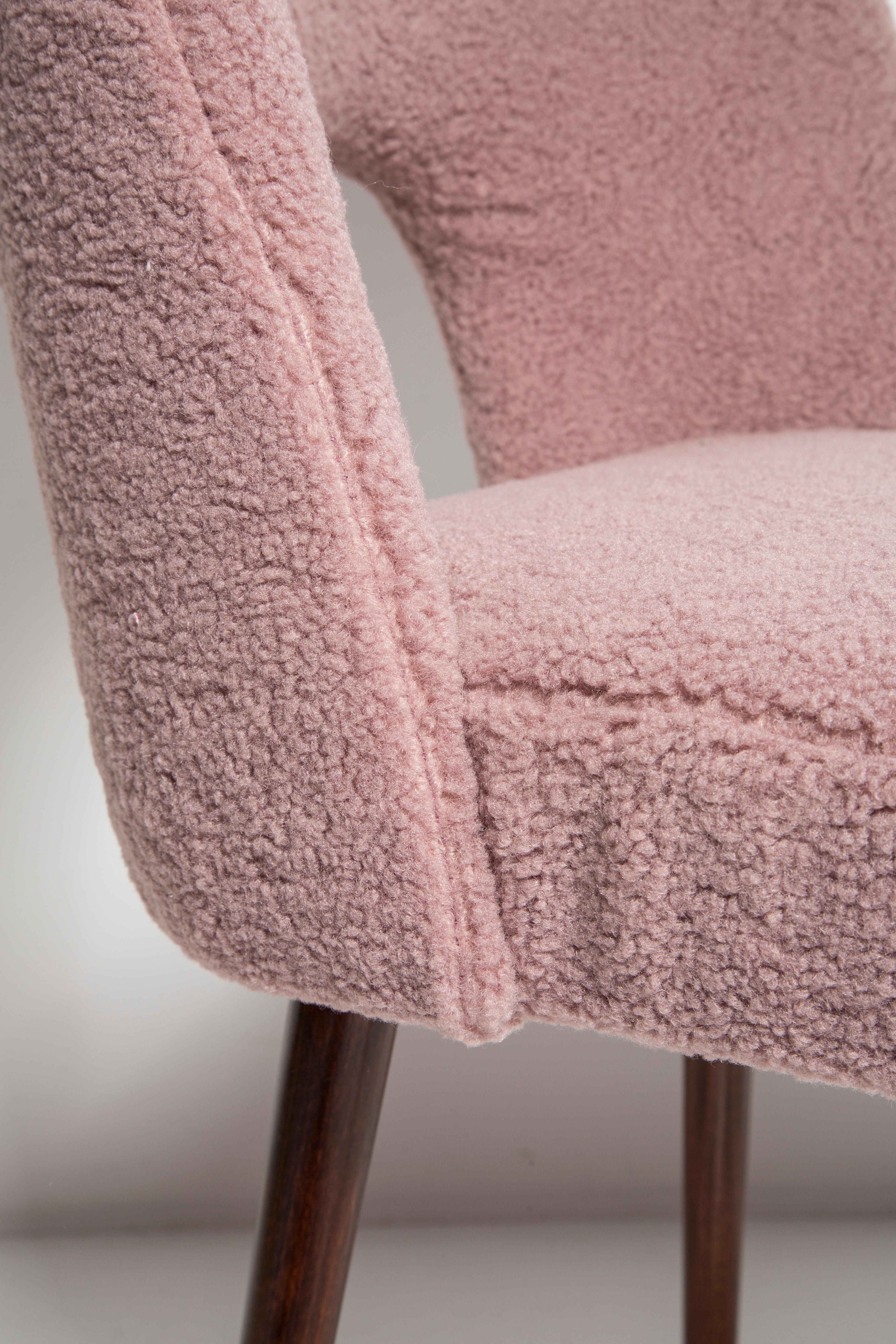 Set of Eight Pink Boucle 'Shell' Chairs, Europe, 1960s For Sale 4