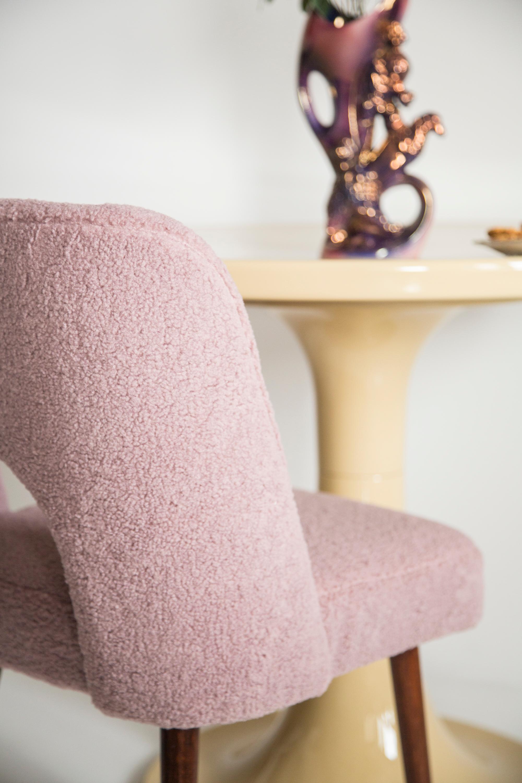 Set of Eight Pink Boucle 'Shell' Chairs, Europe, 1960s In Excellent Condition For Sale In 05-080 Hornowek, PL