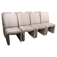 Conjunto de ocho sillas de comedor postmodernas totalmente tapizadas según Baughman c 1970/1980