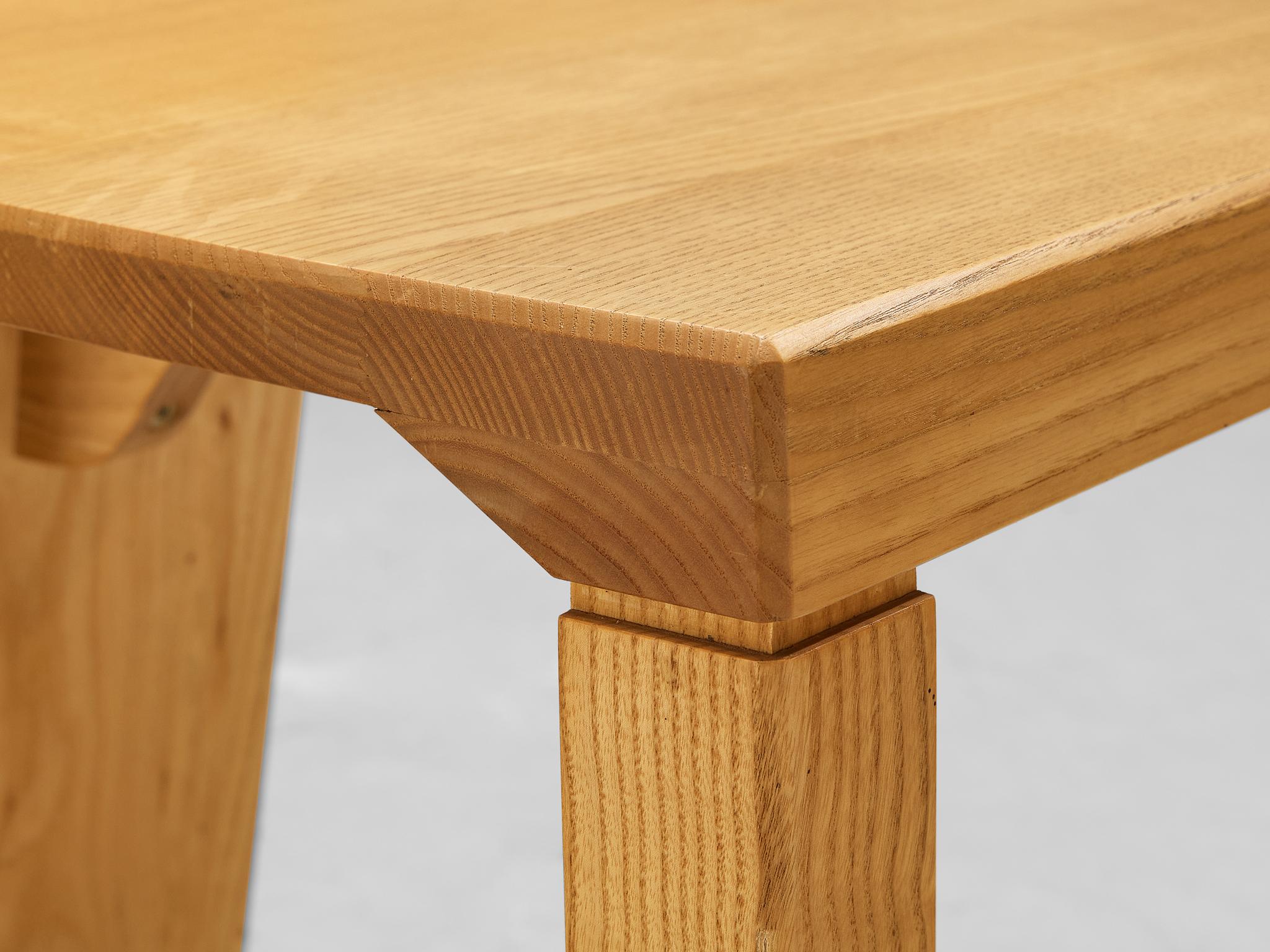 Juego de ocho sillas de comedor postmodernas de madera maciza de fresno R2D2 en venta 1