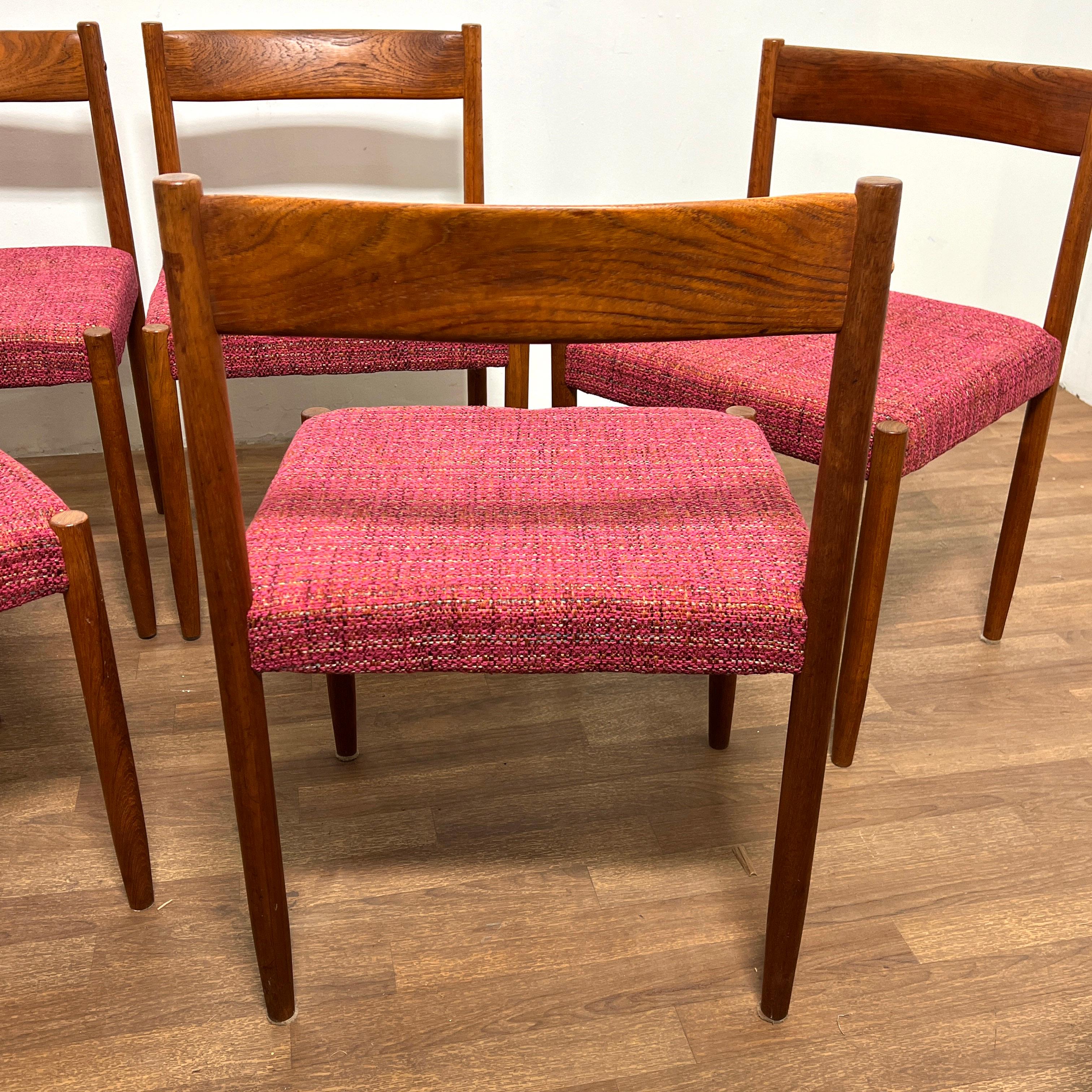 Ensemble de huit chaises de salle à manger en teck danois Poul Volther pour Rojle Frem Circa 1960s en vente 3