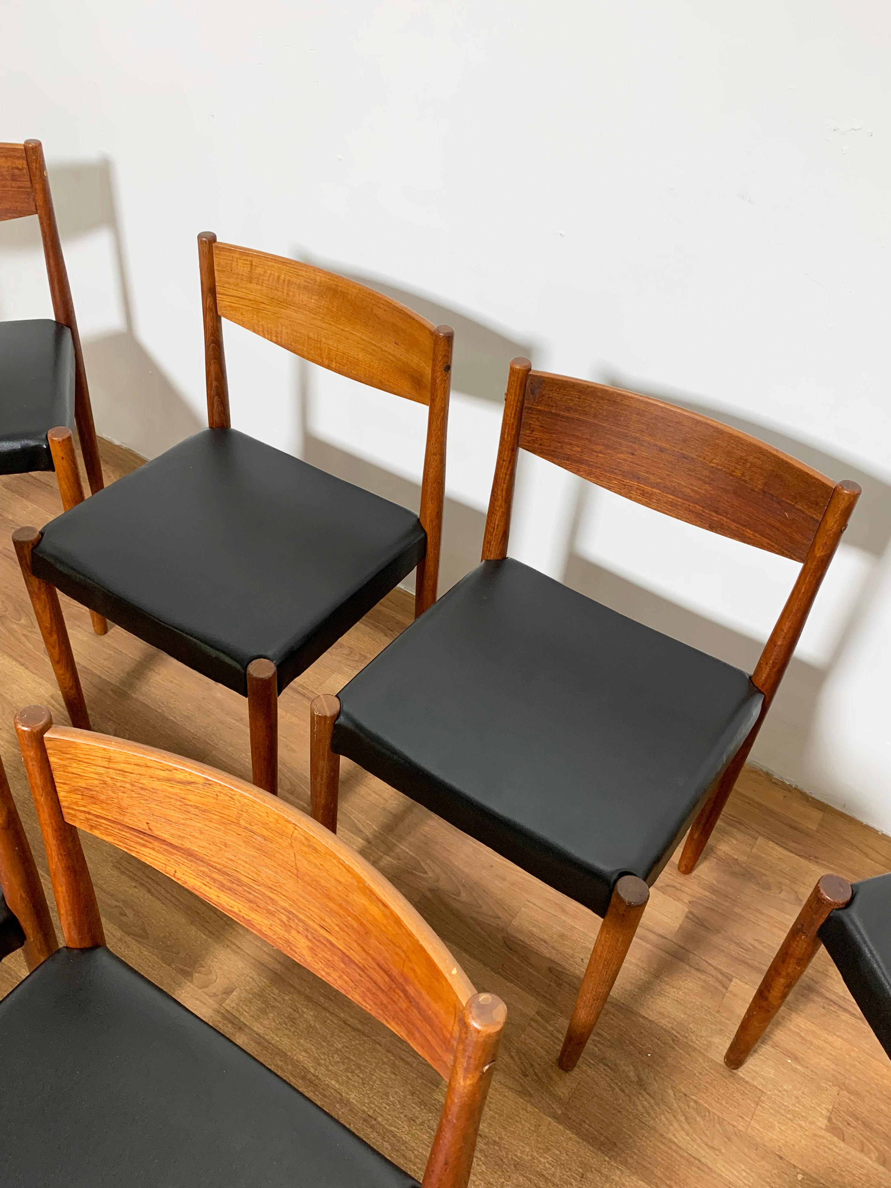Set of Eight Poul Volther for Frem Rojle Danish Teak Dining Chairs, circa 1960s In Good Condition In Peabody, MA