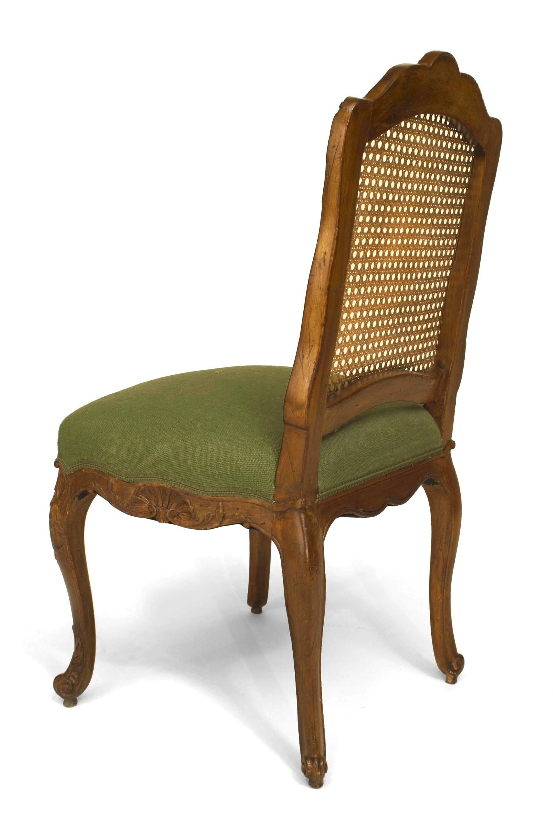 Provincial français Ensemble de 8 chaises d'appoint vertes Louis XV provinciales françaises en vente