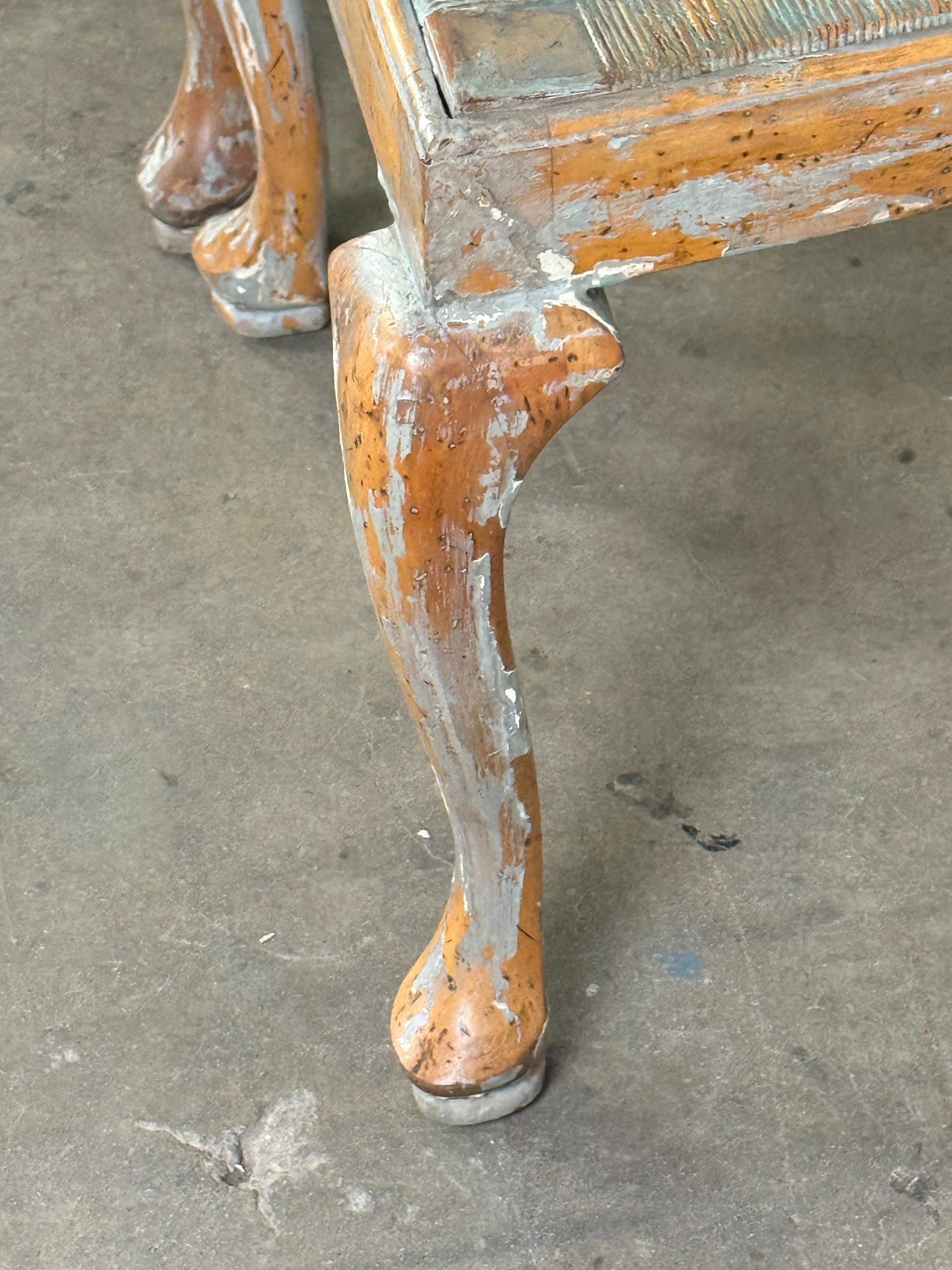 Ensemble de huit chaises de salle à manger Queen Anne Abîmé - En vente à Los Angeles, CA