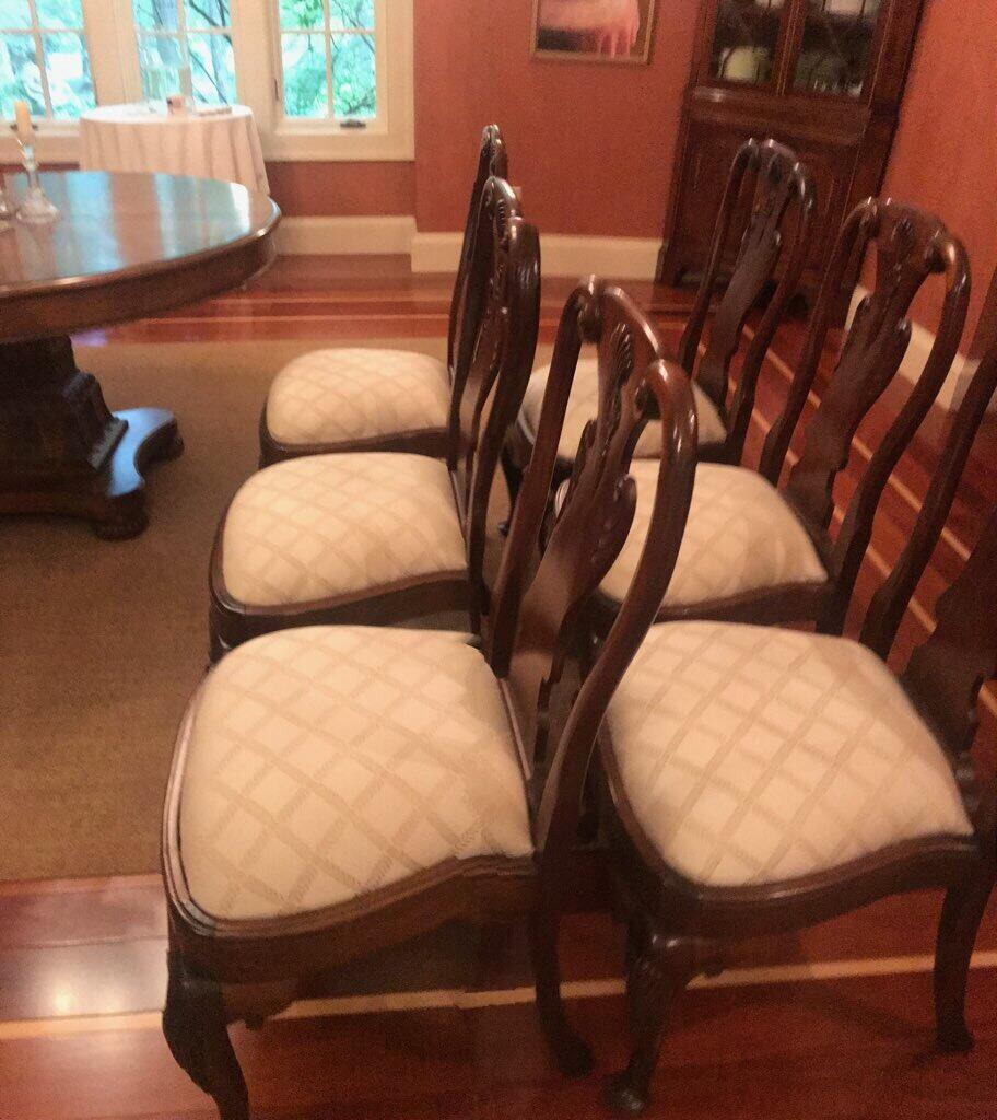 American Set of Eight Queen Anne Style Dining Chairs