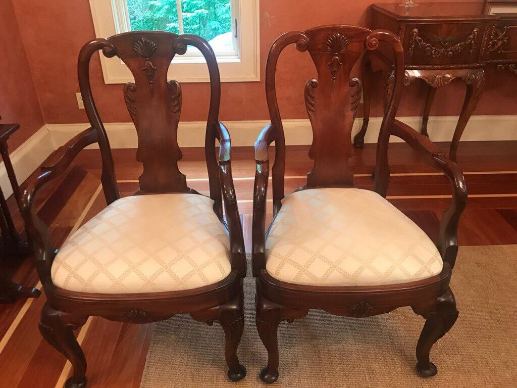 20th Century Set of Eight Queen Anne Style Dining Chairs
