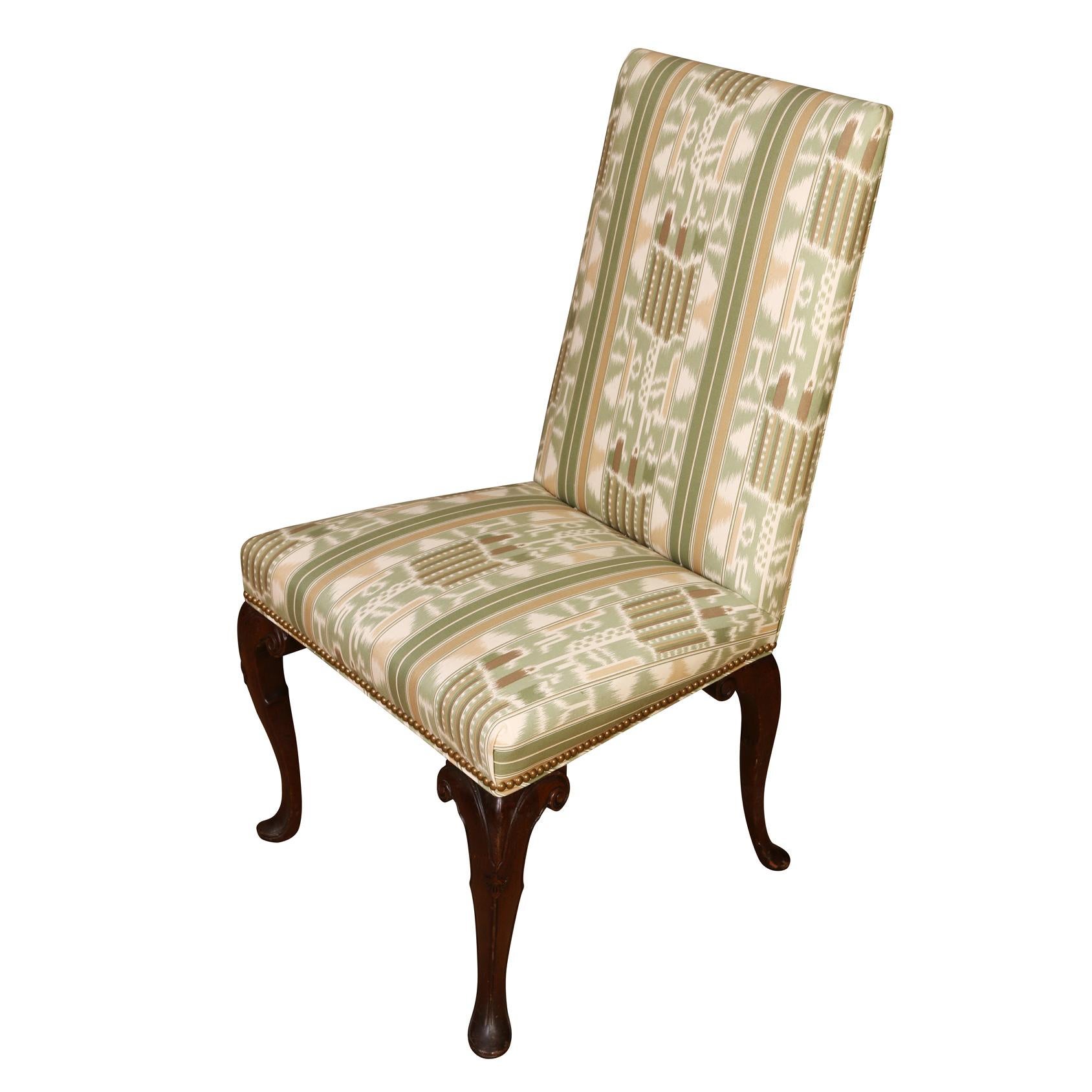 Set of Eight Queen Anne Style Dining Chairs With Green Ikat Fabric In Good Condition In Locust Valley, NY