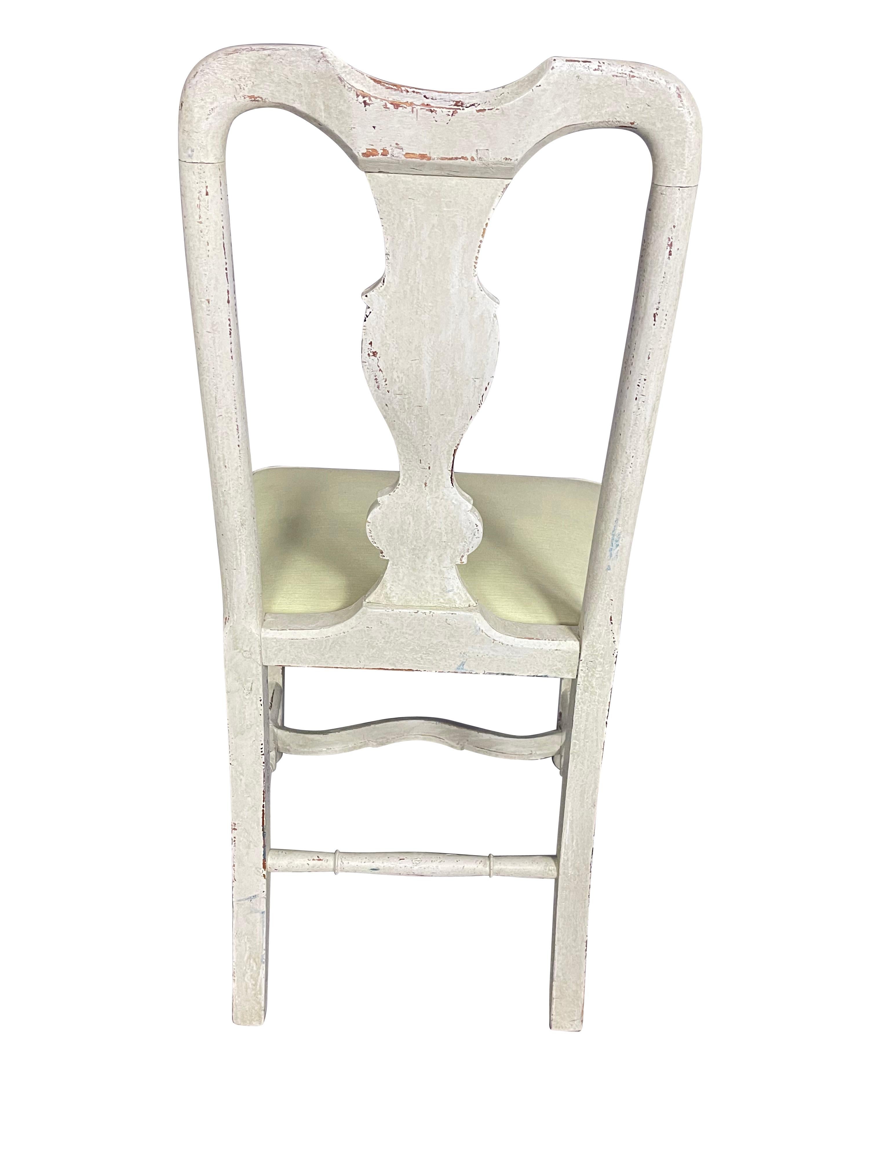 20th Century Set of Eight Queen Anne Style Pale Grey Lime Washed Dining Chairs For Sale