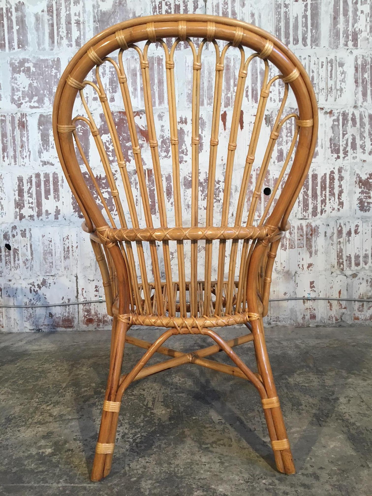 Set of Eight Rattan Fan Back Dining Chairs In Good Condition In Jacksonville, FL