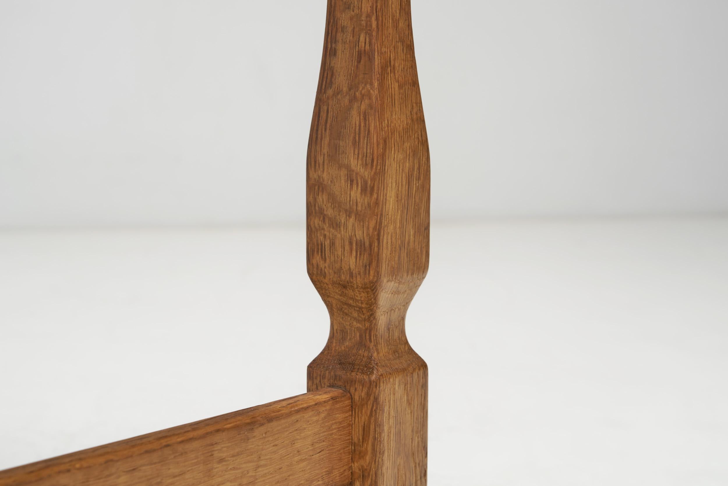 Juego de ocho sillas de comedor 