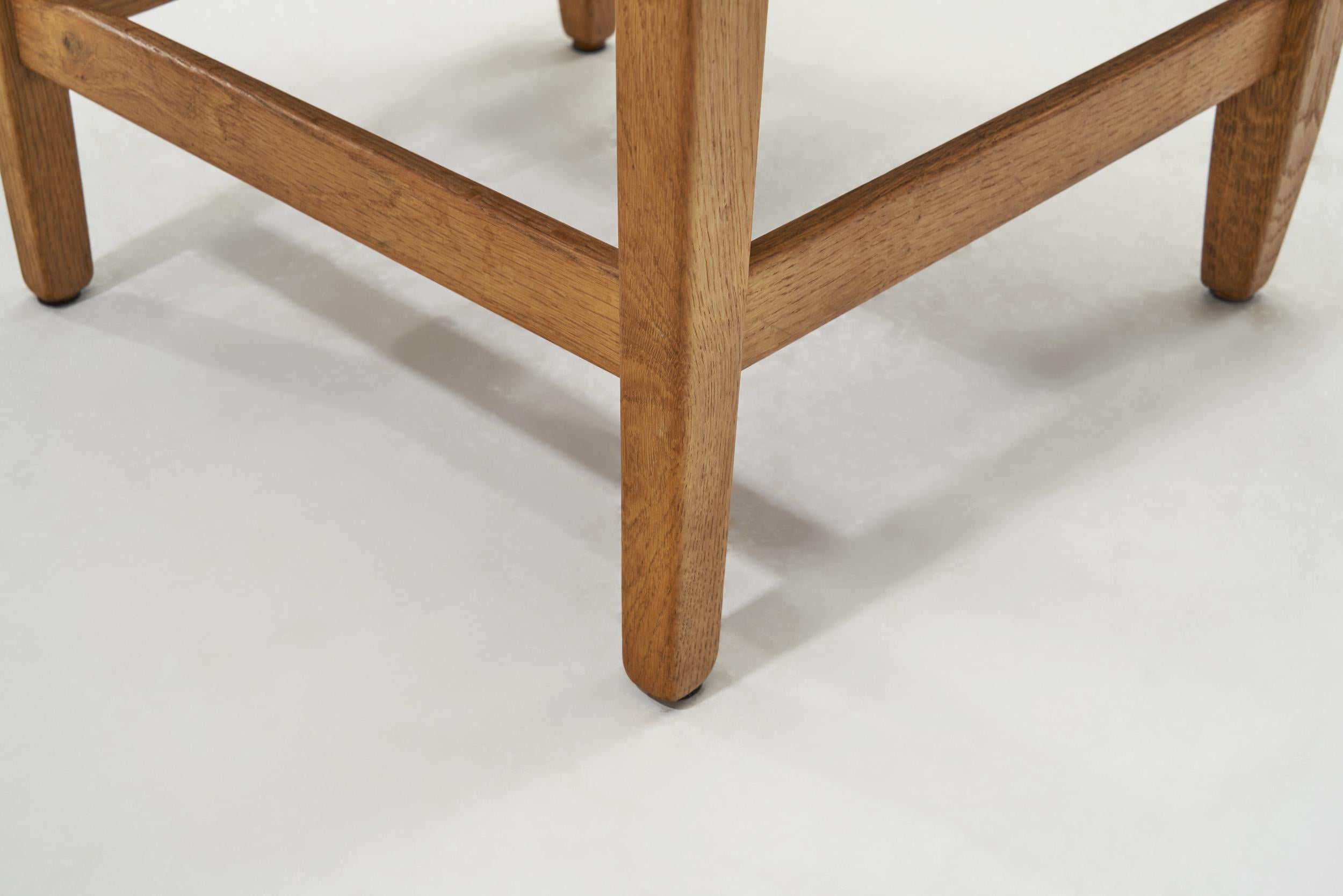 Juego de ocho sillas de comedor 