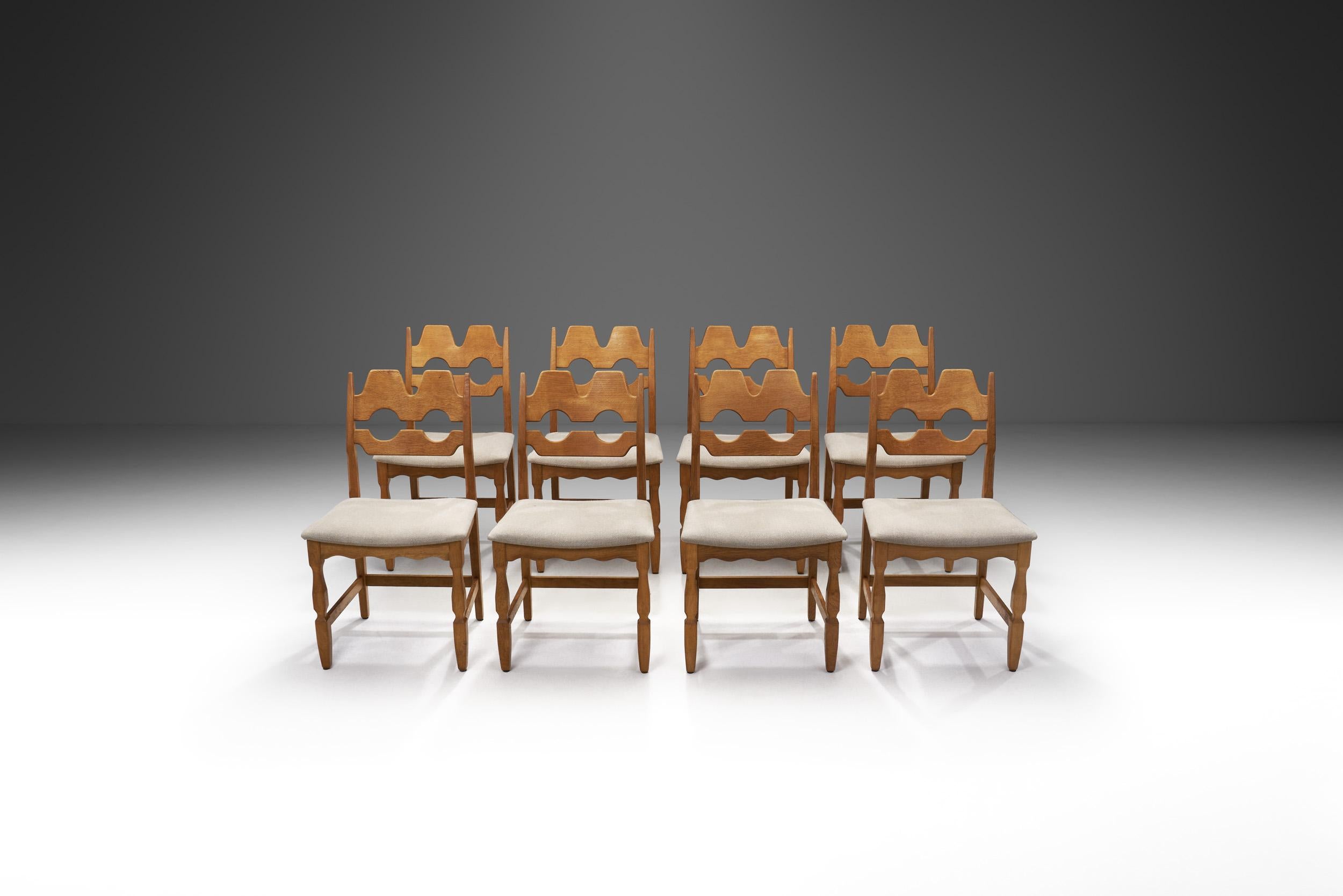 Juego de ocho sillas de comedor 