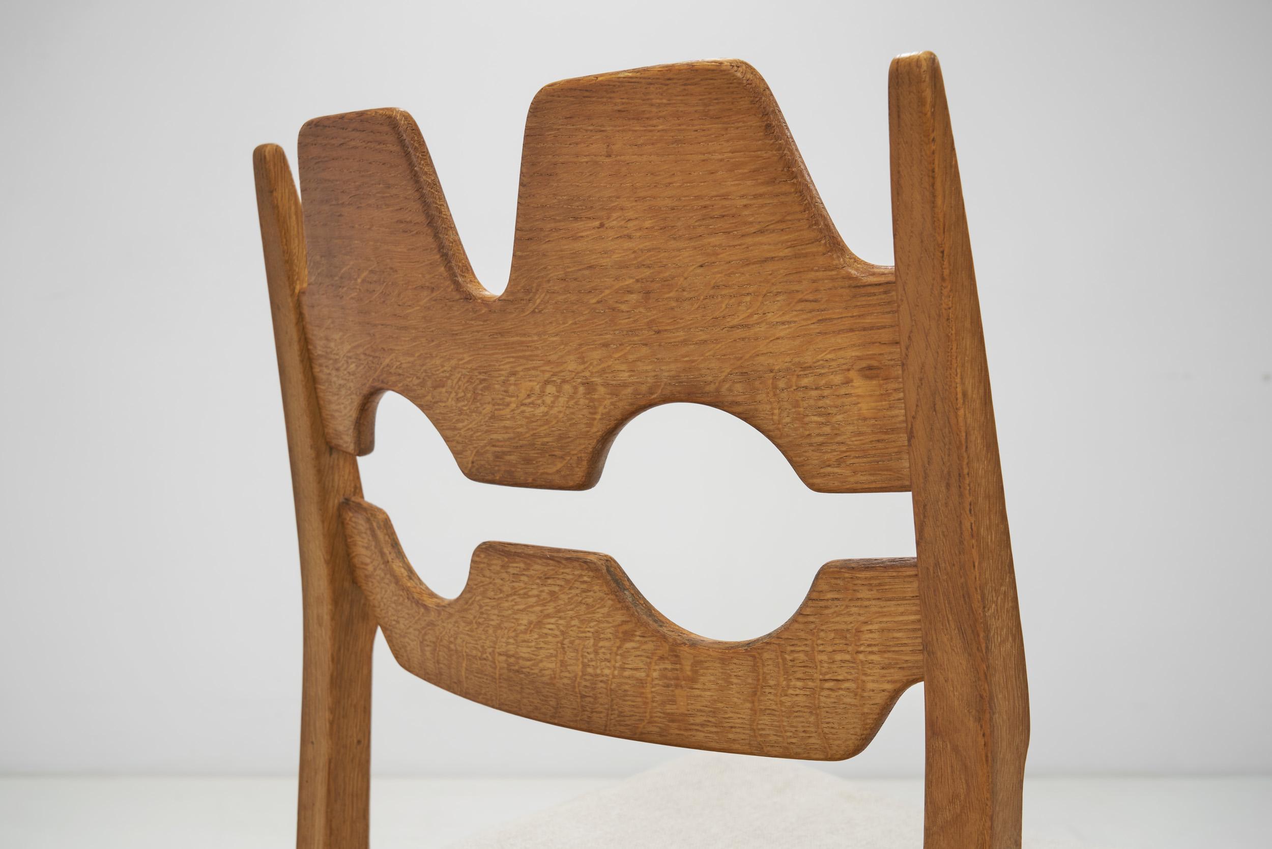 Juego de ocho sillas de comedor 