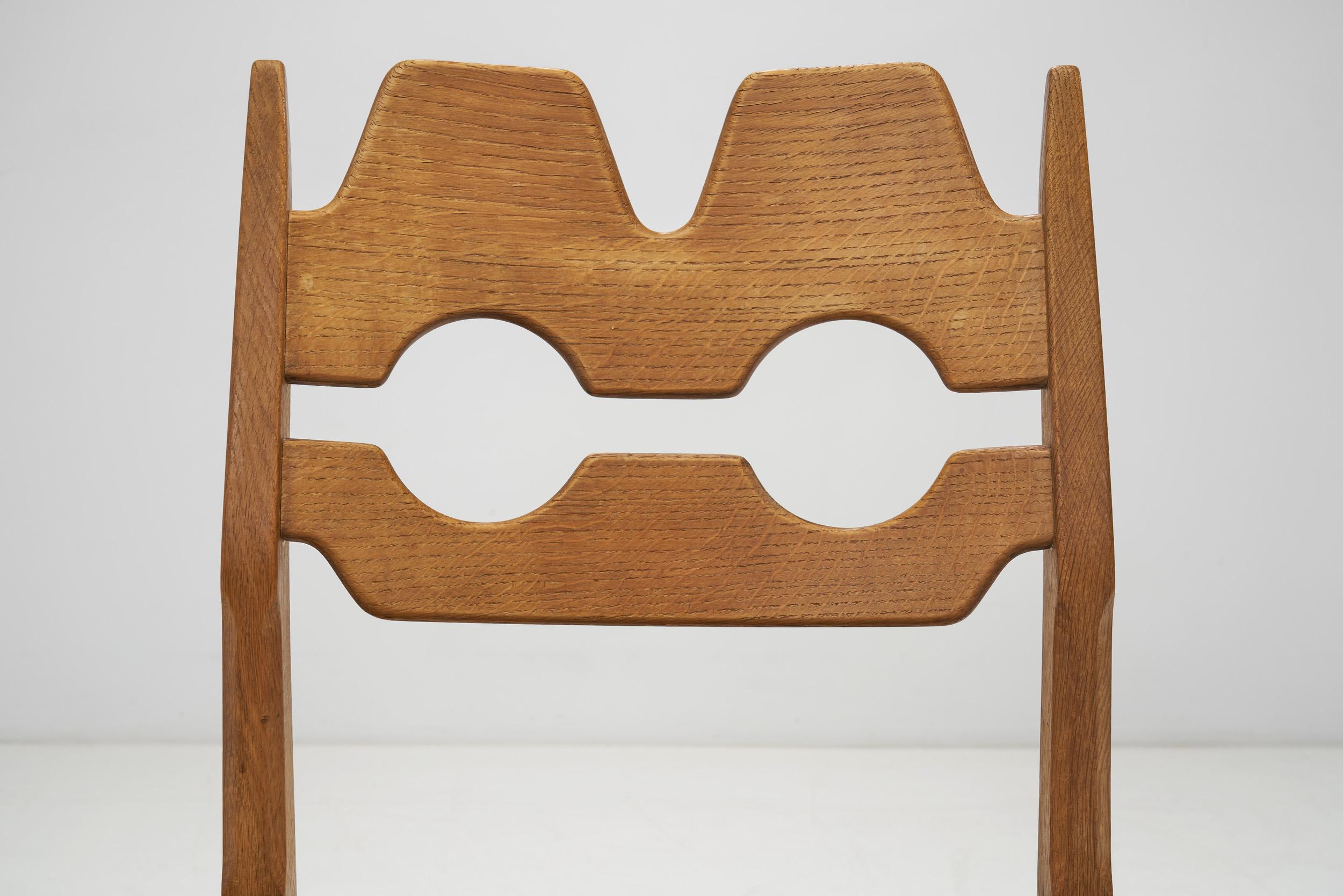 Juego de ocho sillas de comedor 