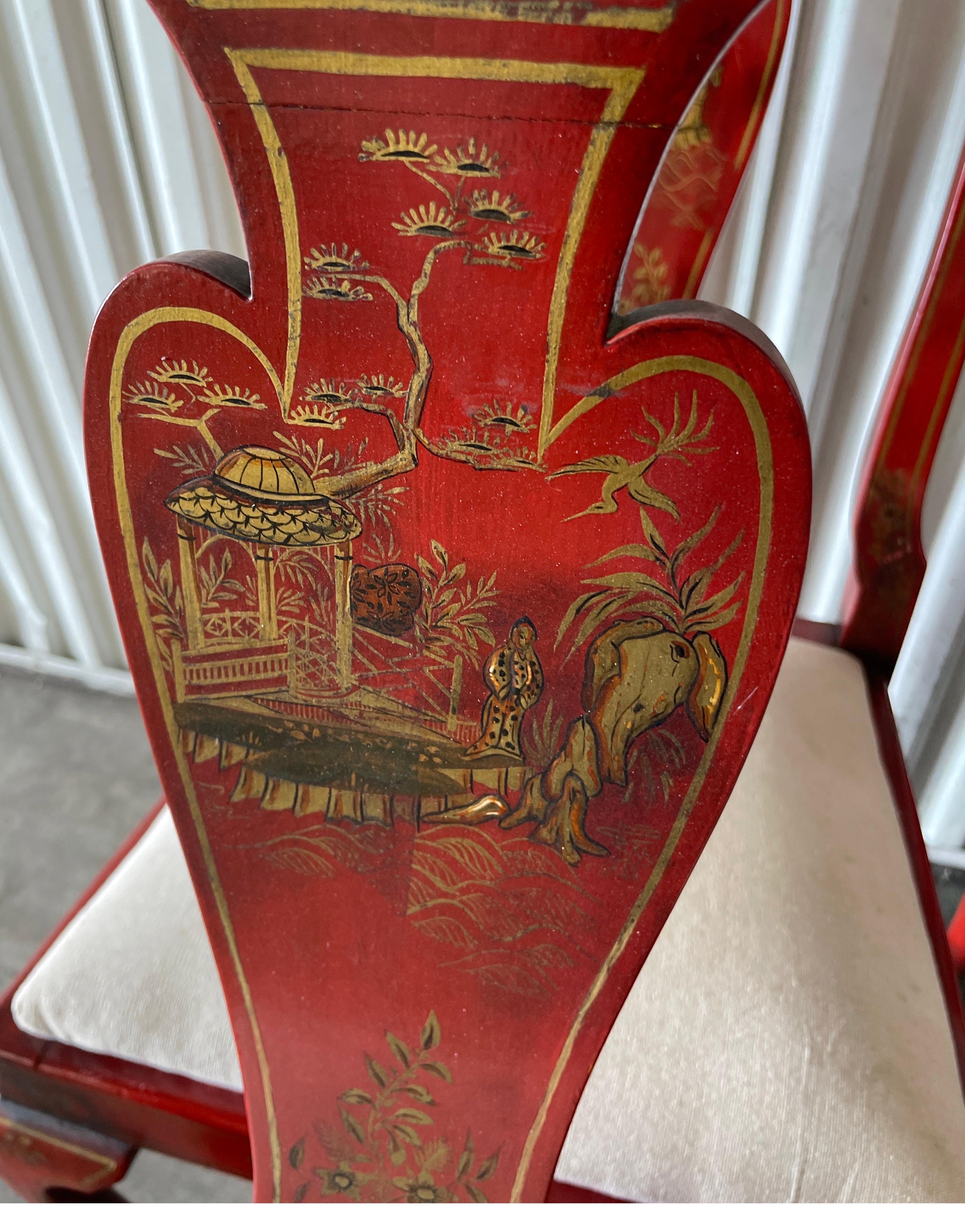 Ensemble de huit chaises de salle à manger géorgiennes décorées de chinoiseries rouges en vente 5