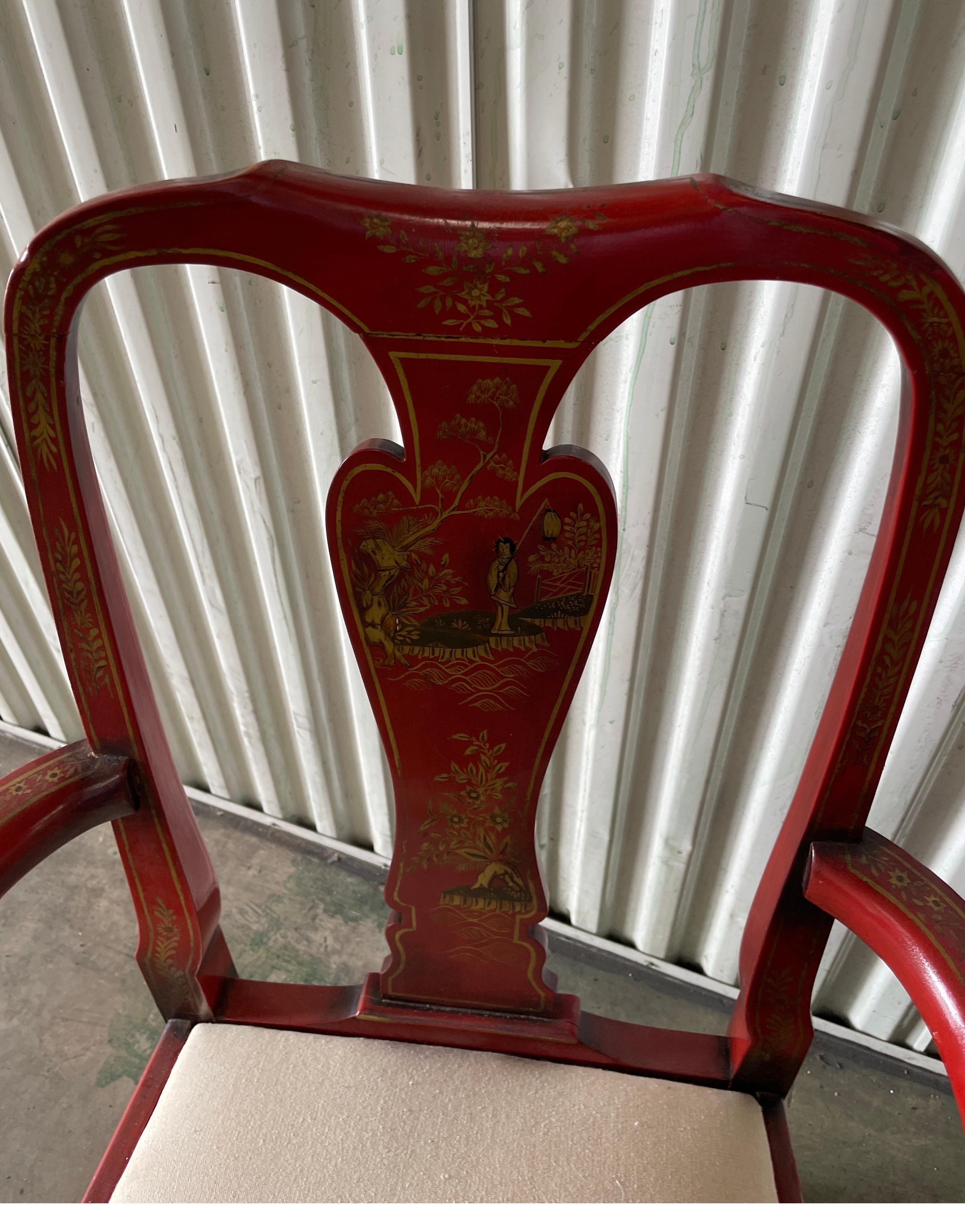 Ensemble de huit chaises de salle à manger géorgiennes décorées de chinoiseries rouges Bon état - En vente à West Palm Beach, FL