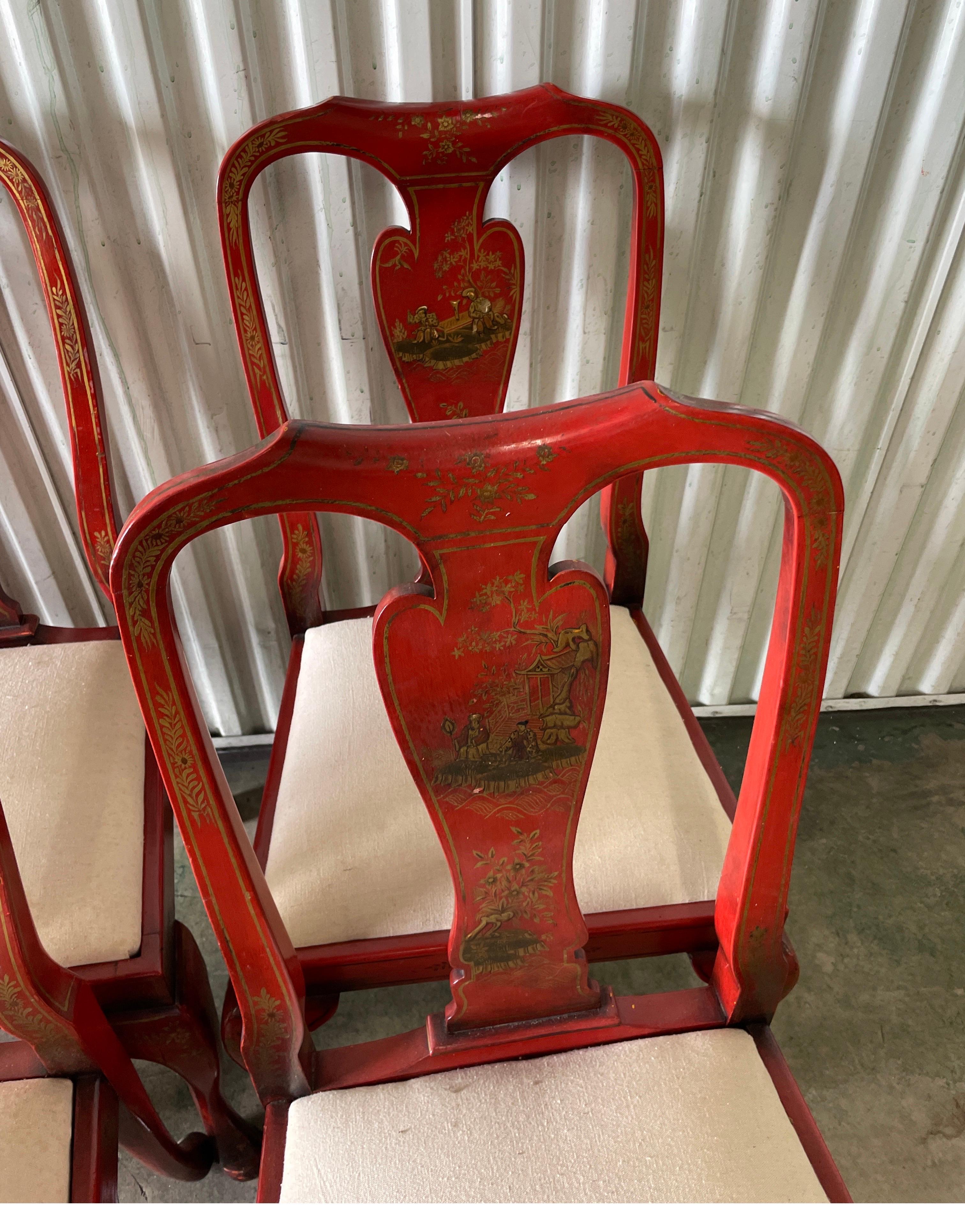 Ensemble de huit chaises de salle à manger géorgiennes décorées de chinoiseries rouges en vente 1