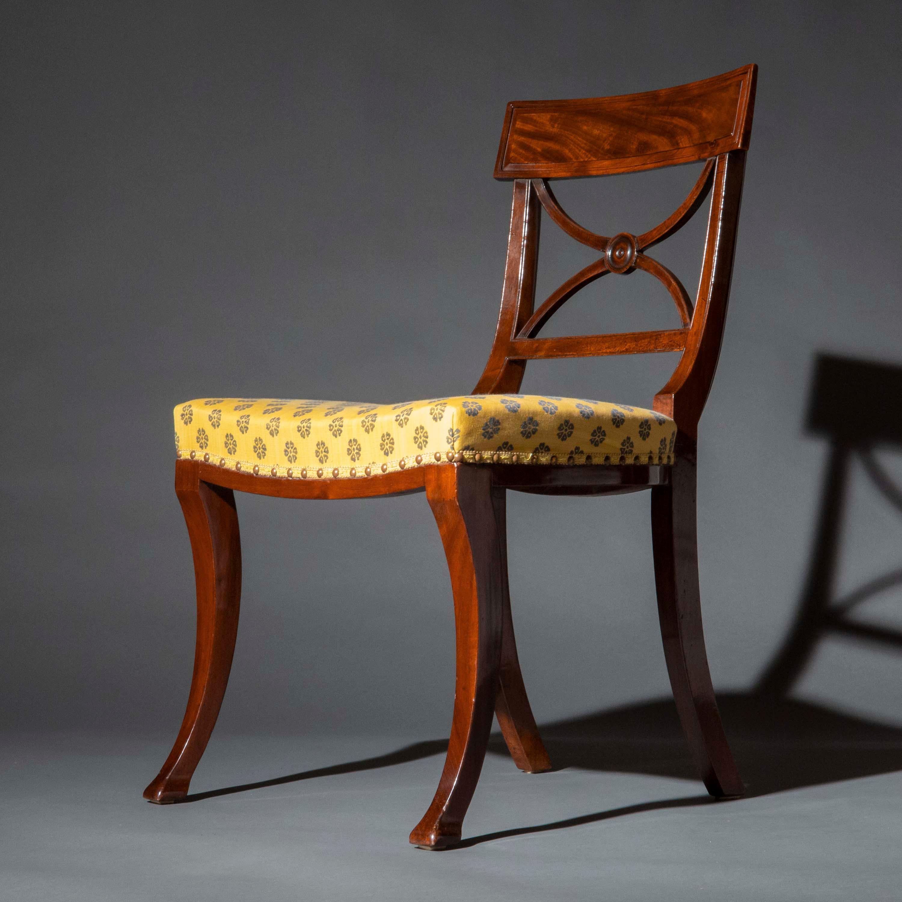 Tissu d'ameublement Ensemble de six chaises Regency Klismos, attribuées à Gillows en vente