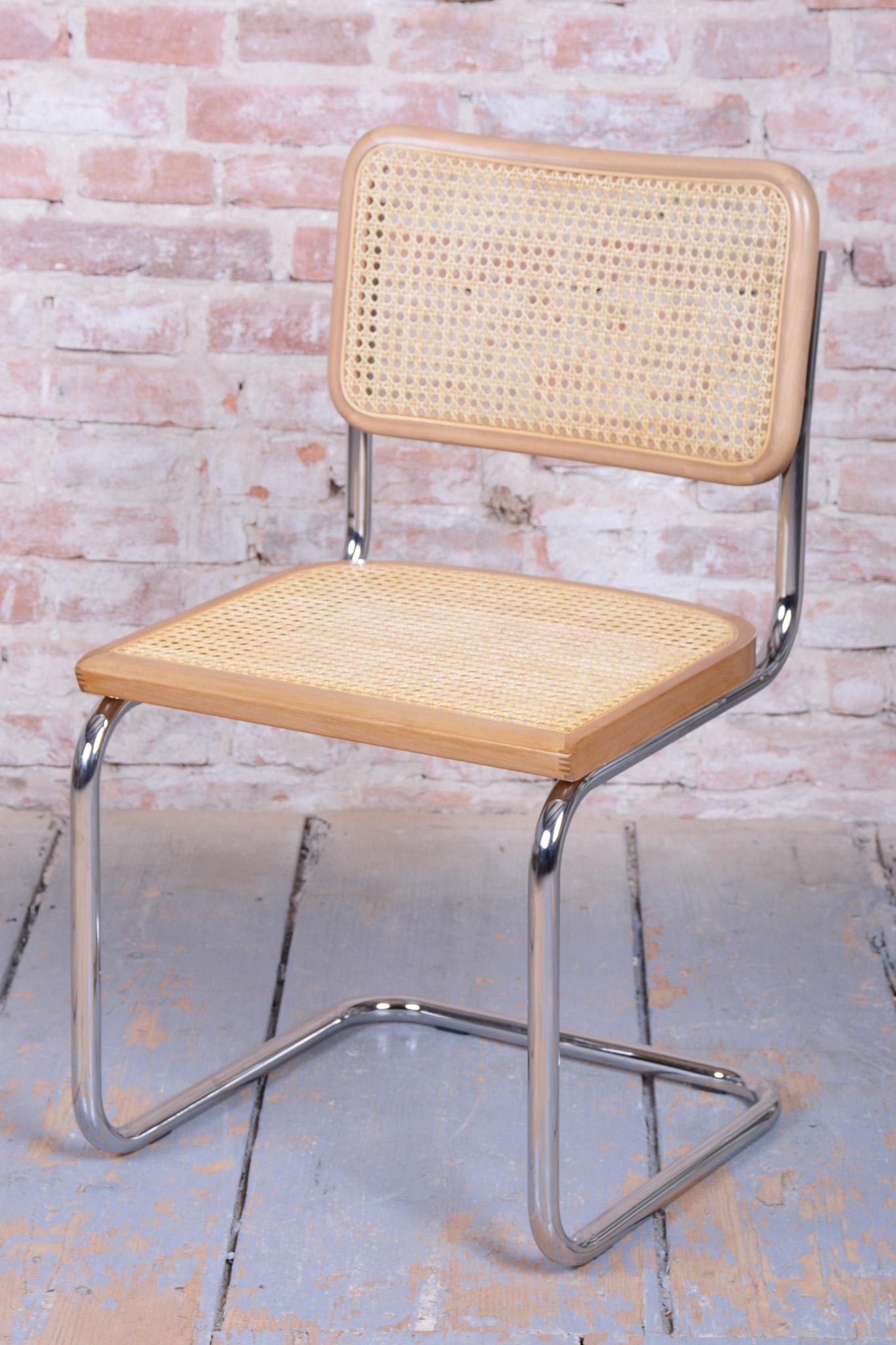 Acciaio Set of Eight Restored Bauhaus Cesca Chairs, by M. Breuer, Chrome, Italy, 1980s in vendita