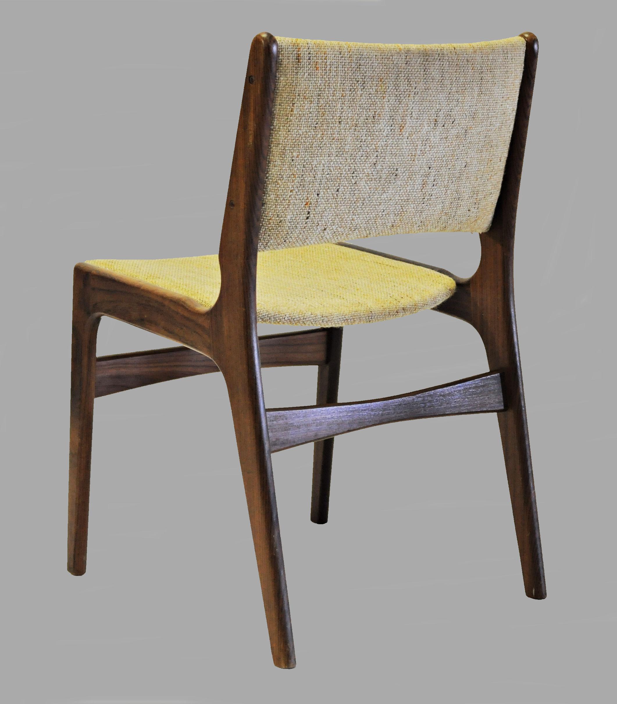 Eight Restored Erik Buch Rosewood Dining Chairs Including Custom Reupholstery In Good Condition For Sale In Knebel, DK