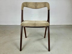 Six chaises de salle à manger en teck restaurées de Johannes Andersen, dont le rembourrage sur mesure est inclus