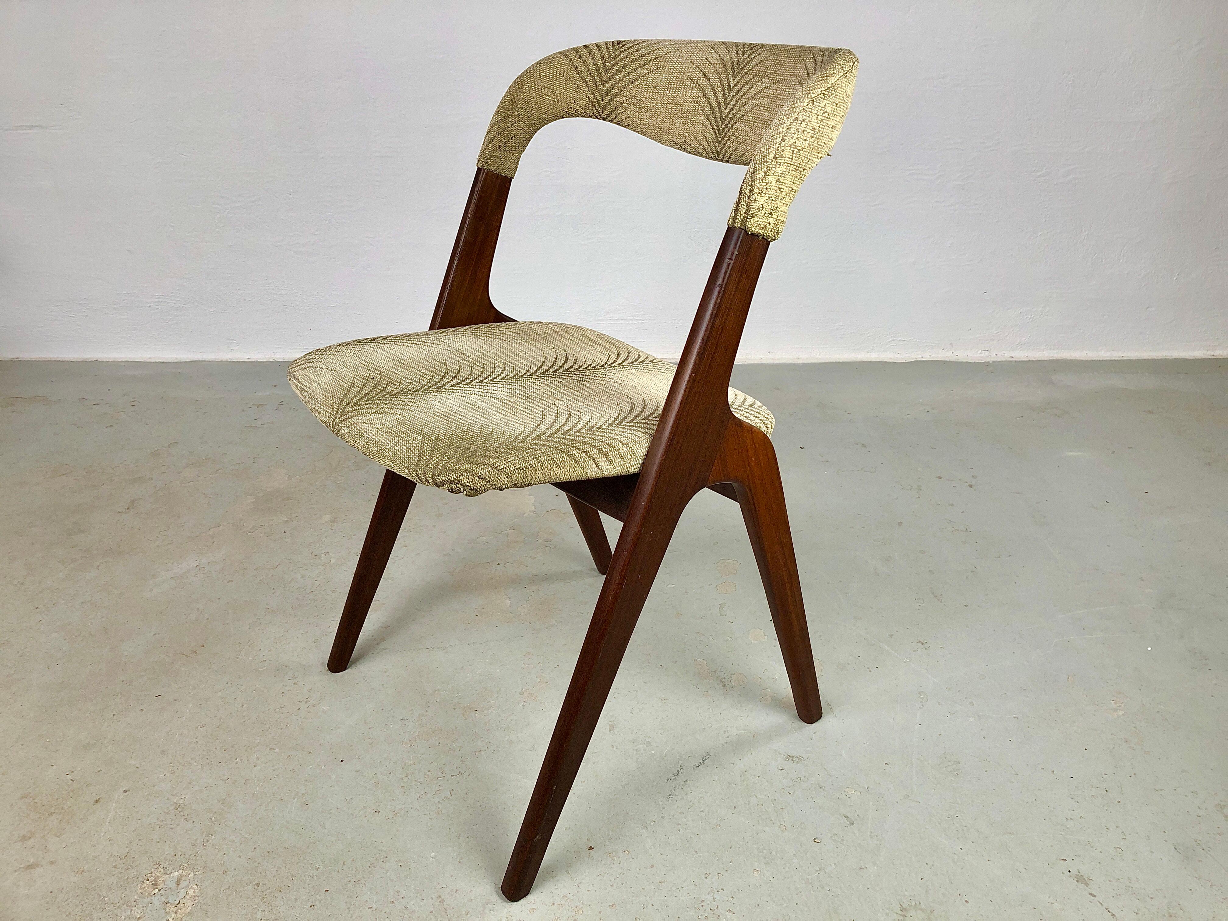 Scandinavian Modern Eight Restored Johannes Andersen Teak Dining Chairs Custom Reupholstery Included For Sale