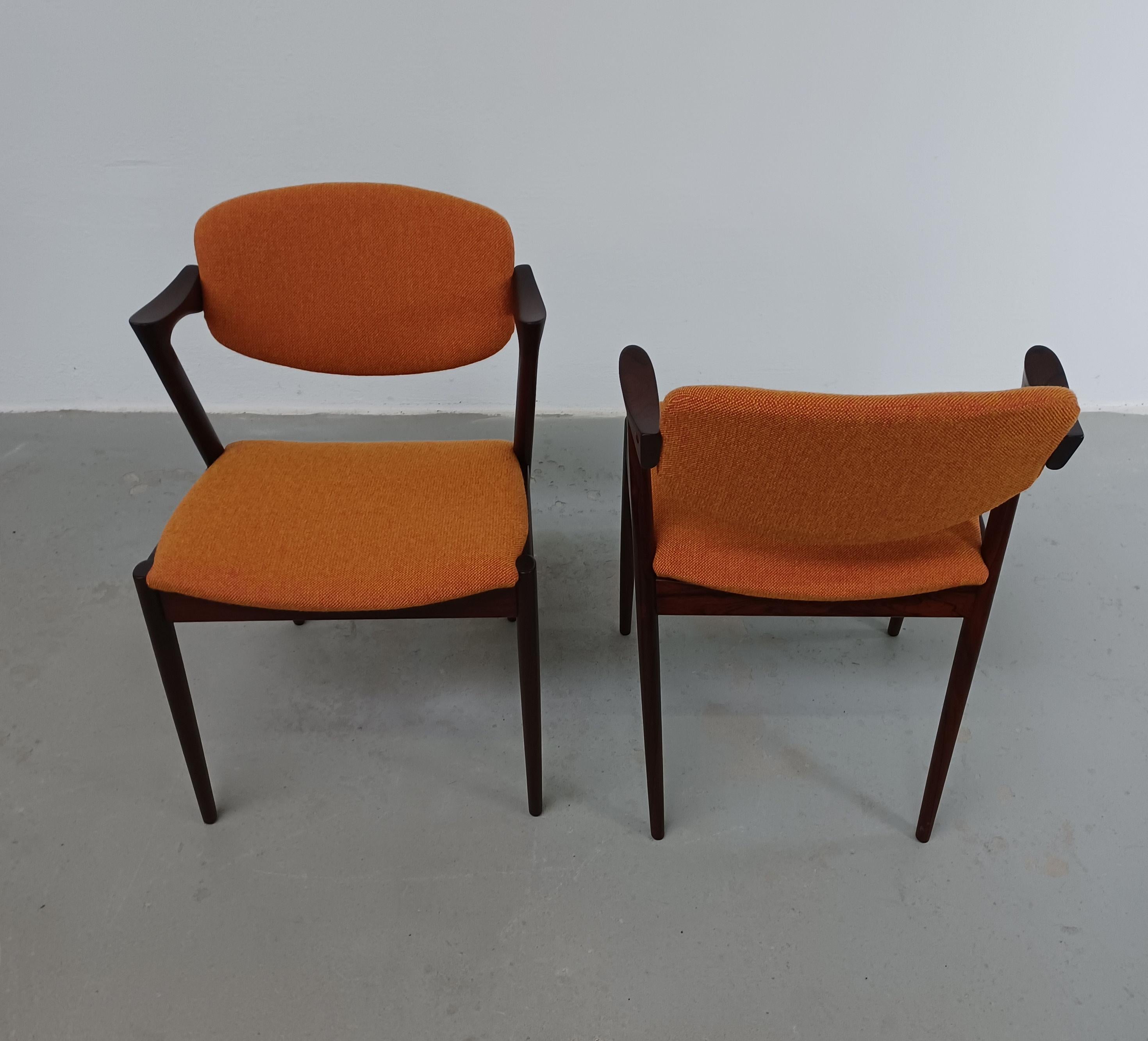 Danois Huit chaises de salle à manger Kai Kristiansen restaurées en bois de rose, tapisserie personnalisée incluse en vente
