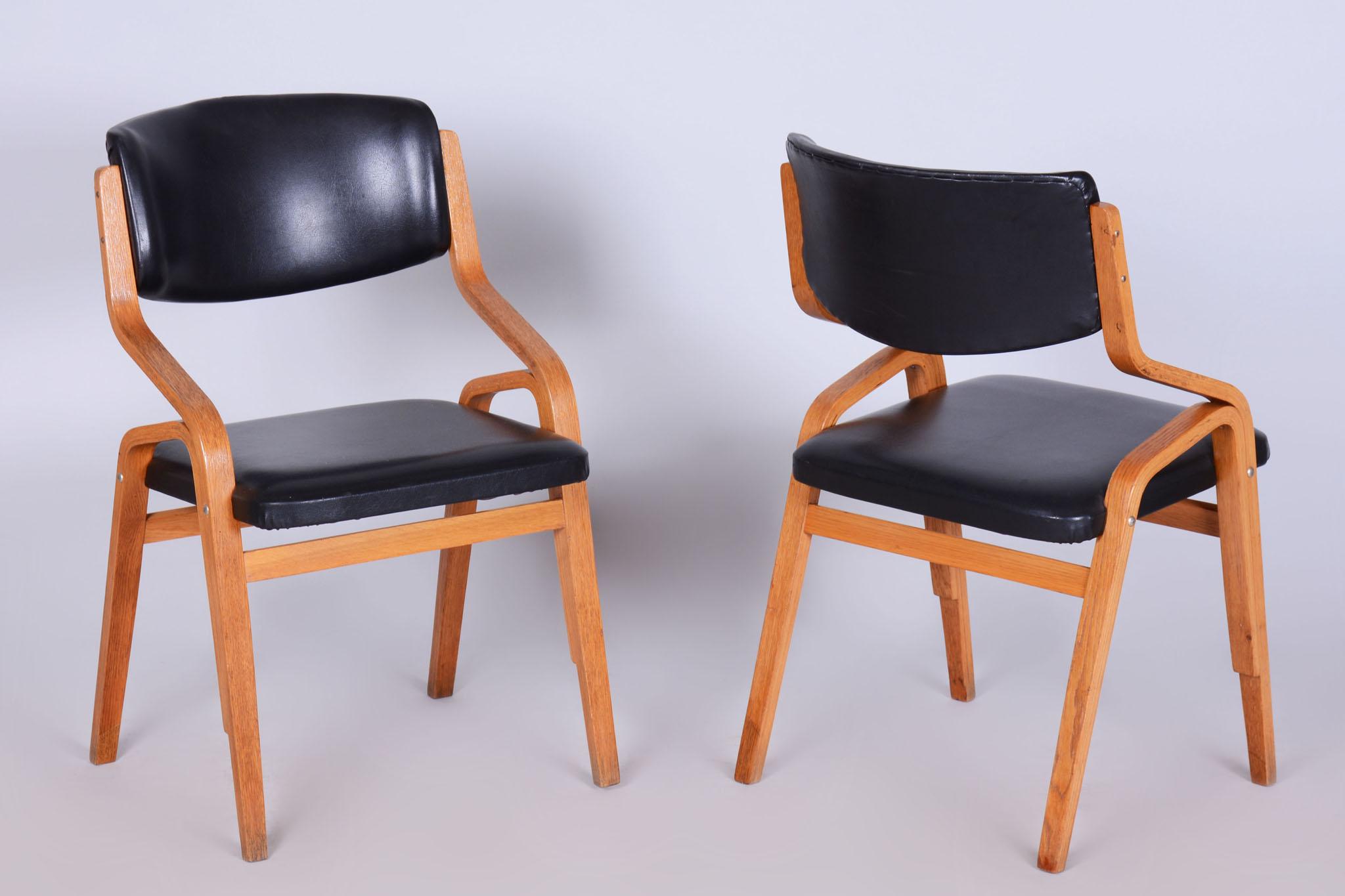 Ceco Set di otto sedie di metà secolo restaurate, di Ludvik Volak, Acero, Repubblica Ceca, anni '60 in vendita