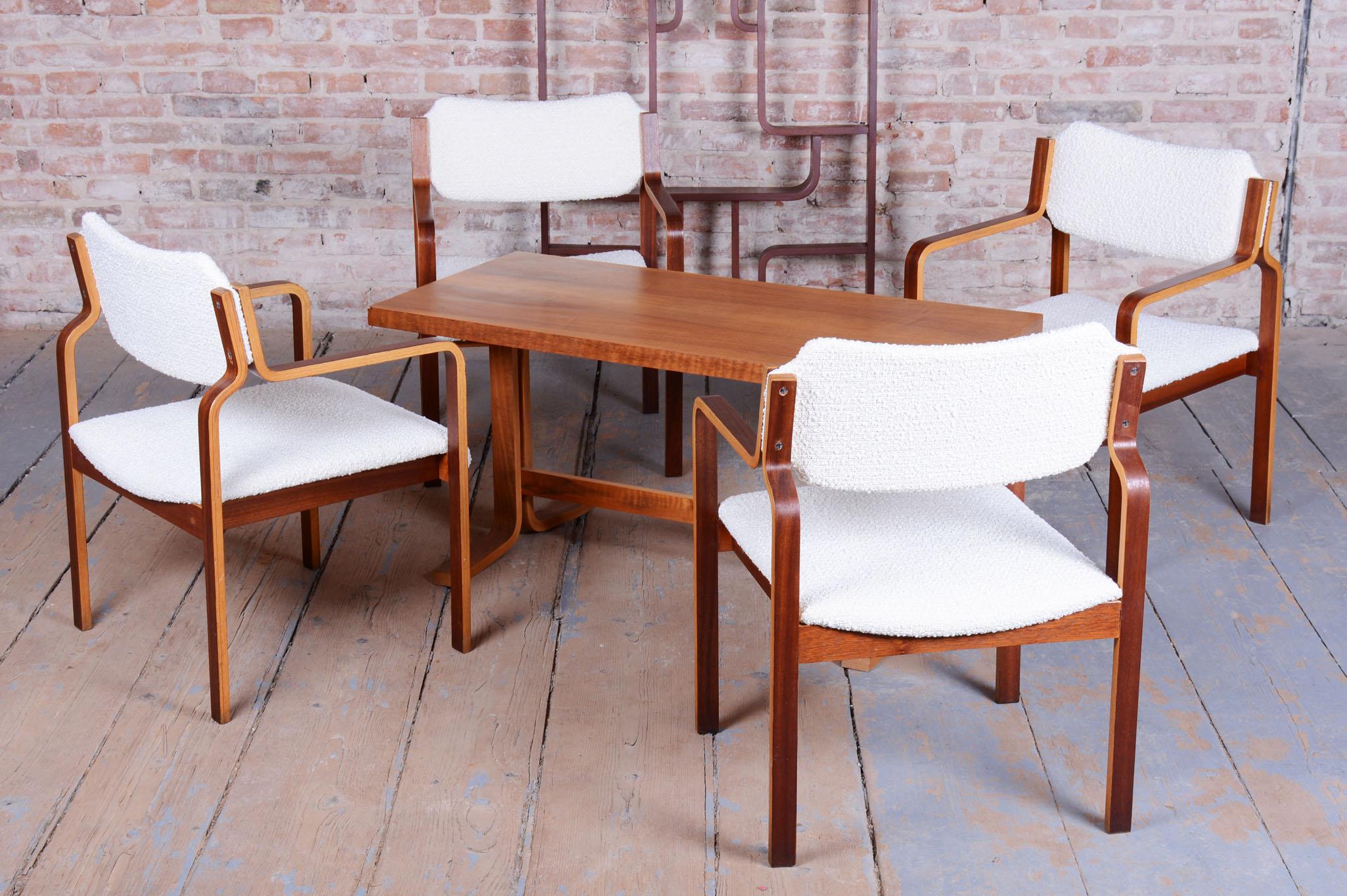 Satz von acht restaurierten Mid-Century-Stühlen von Ludvik Volak, Mahagoni, Tschechisch, 1960er Jahre im Angebot 9