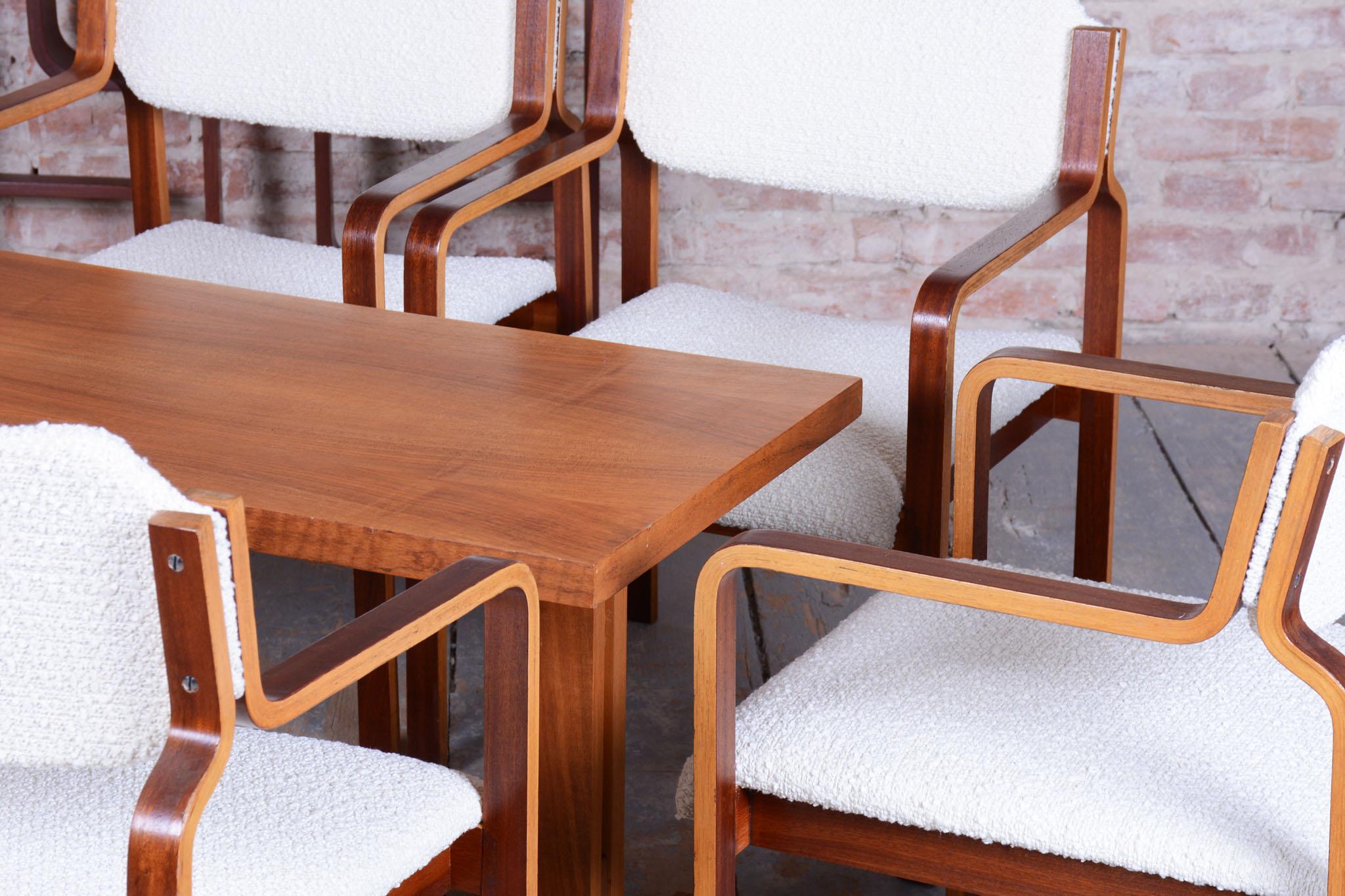 Satz von acht restaurierten Mid-Century-Stühlen von Ludvik Volak, Mahagoni, Tschechisch, 1960er Jahre im Angebot 11