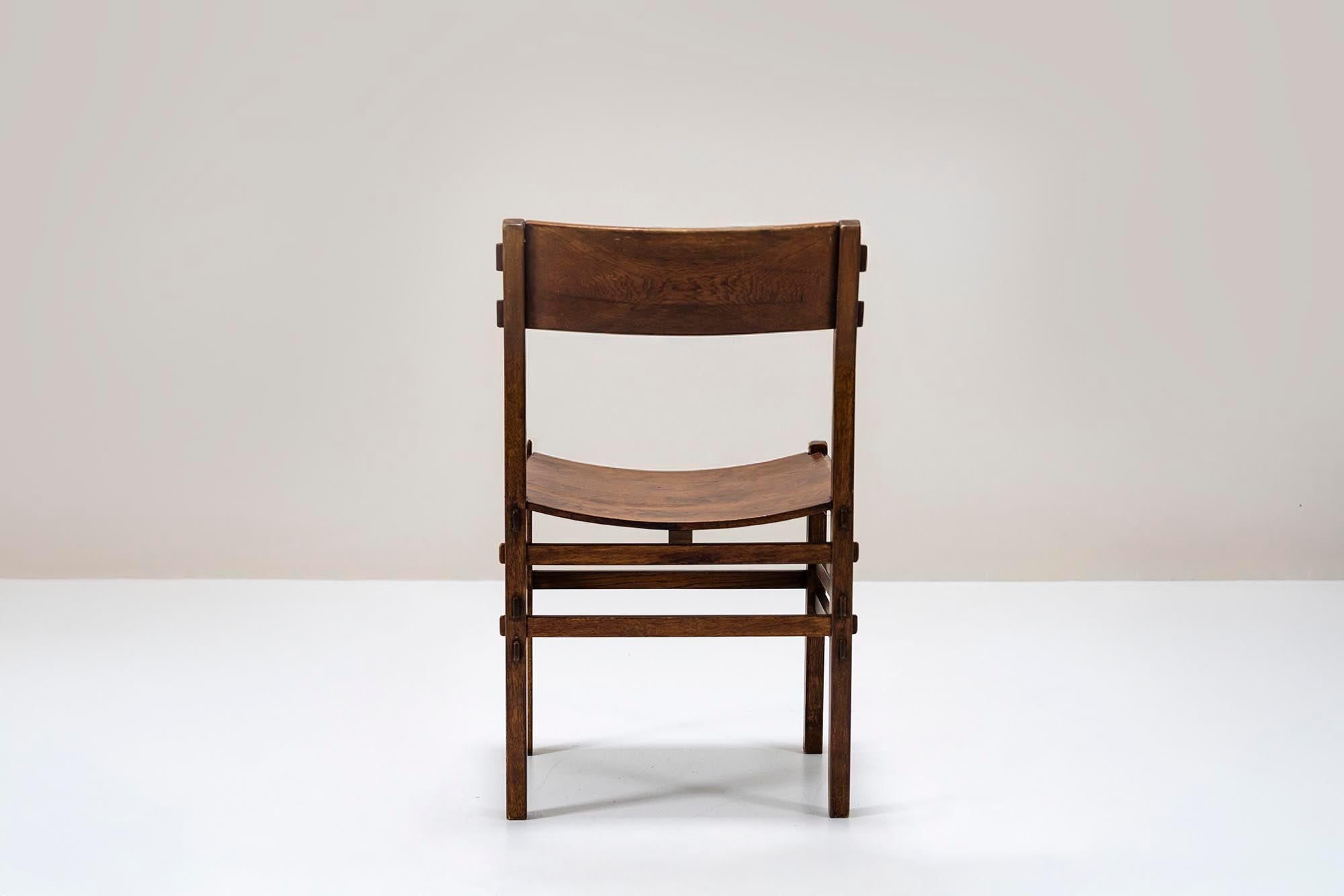 Set di otto sedie da pranzo Rivadossi con schienale intagliato in Oak Oak in vendita 3