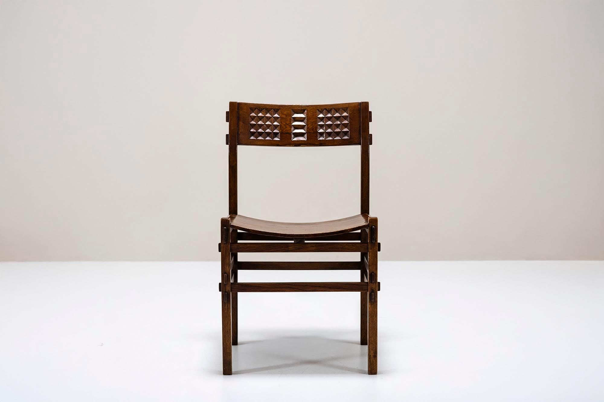 Set di otto sedie da pranzo Rivadossi con schienale intagliato in Oak Oak in vendita 4