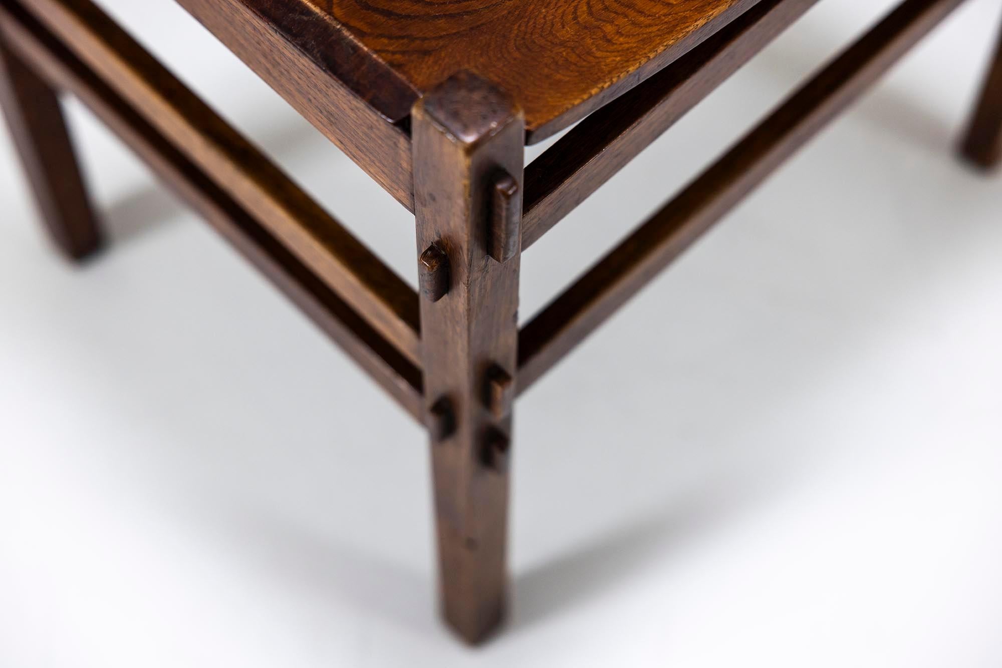 Set di otto sedie da pranzo Rivadossi con schienale intagliato in Oak Oak in vendita 8