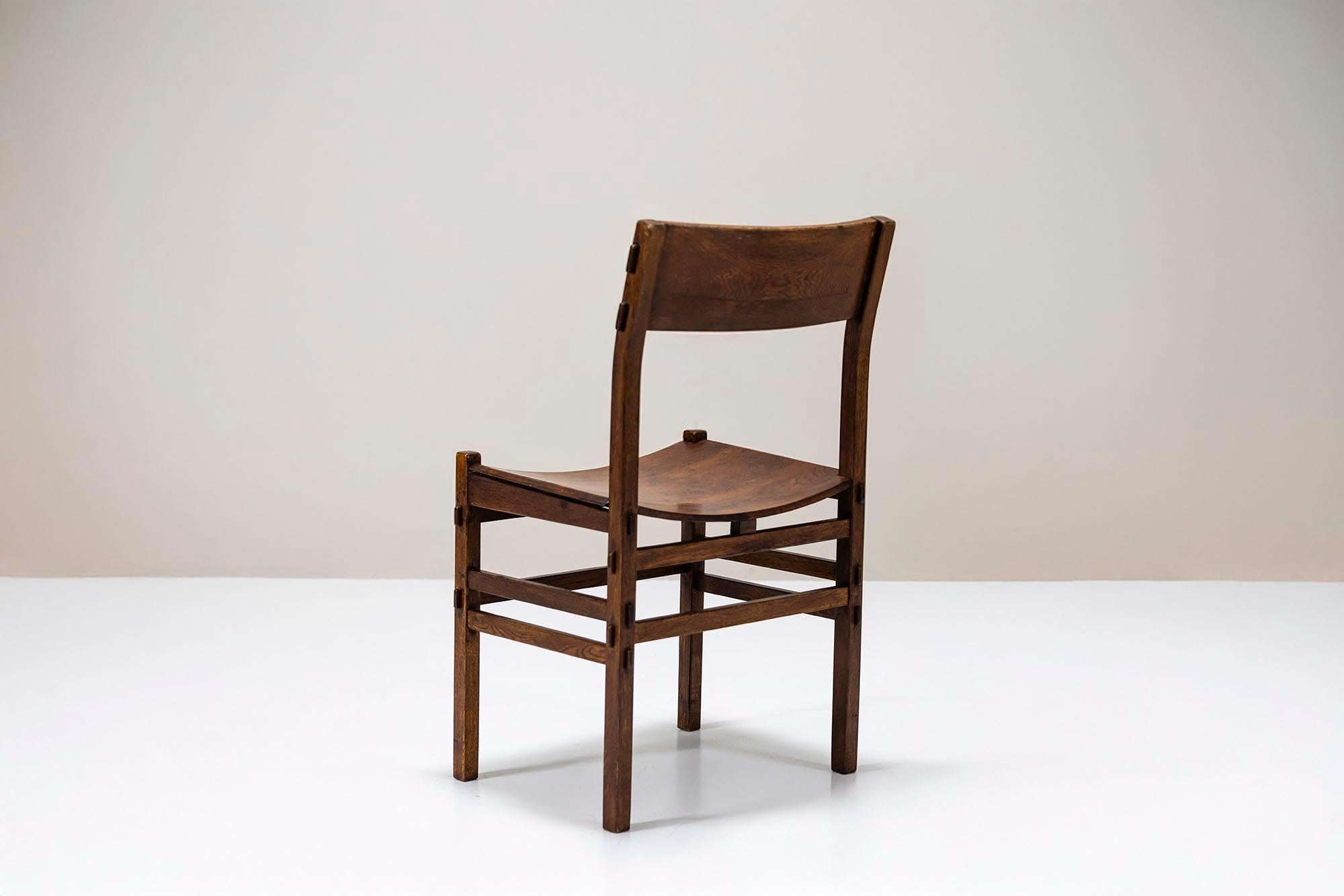 Set di otto sedie da pranzo Rivadossi con schienale intagliato in Oak Oak in vendita 1