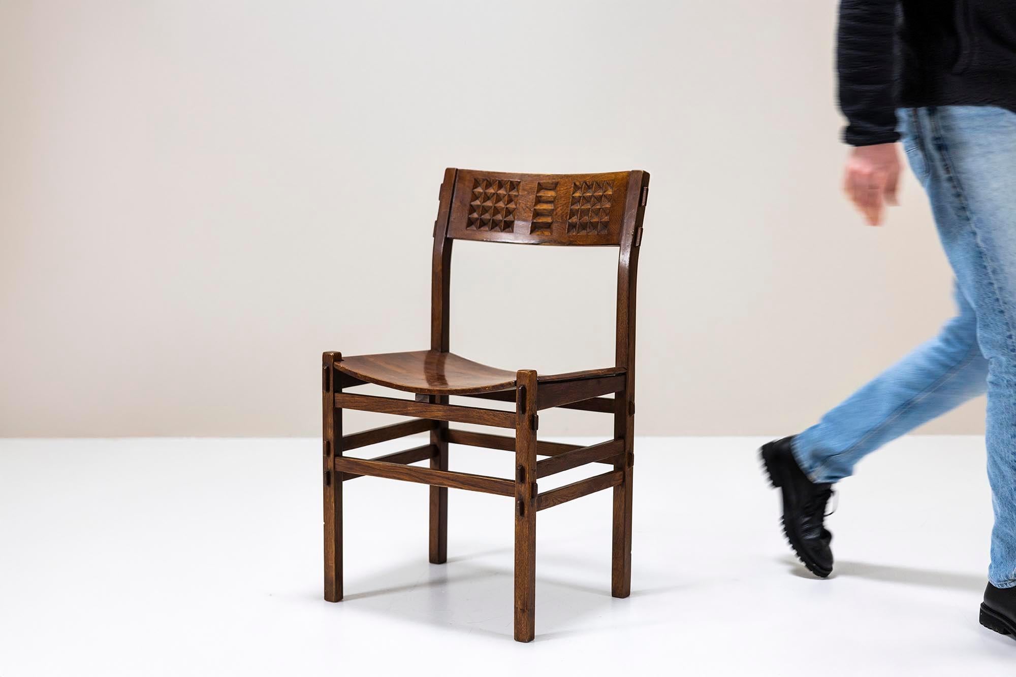 Set di otto sedie da pranzo Rivadossi con schienale intagliato in Oak Oak in vendita 2