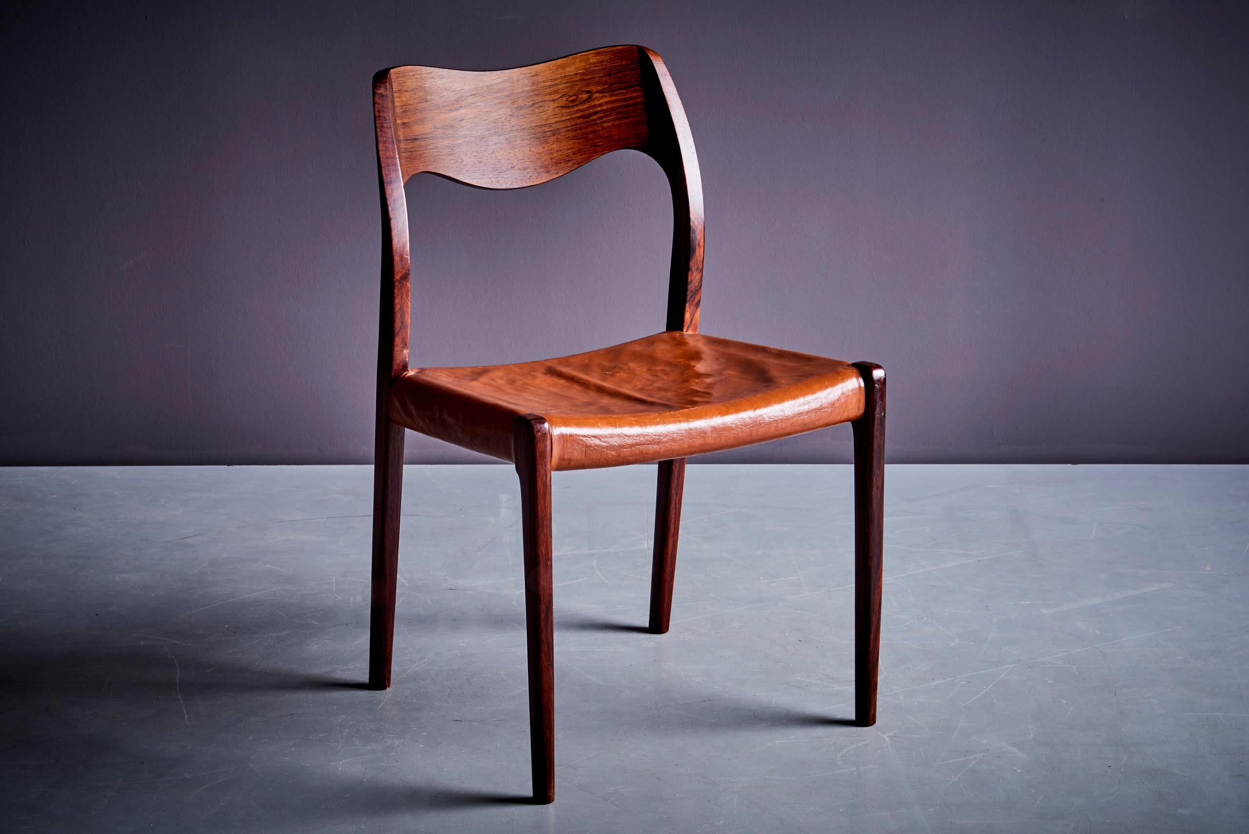 Mid-Century Modern Set of eight Rosewood Dining Chairs Model 71 by Niels O. Møller
