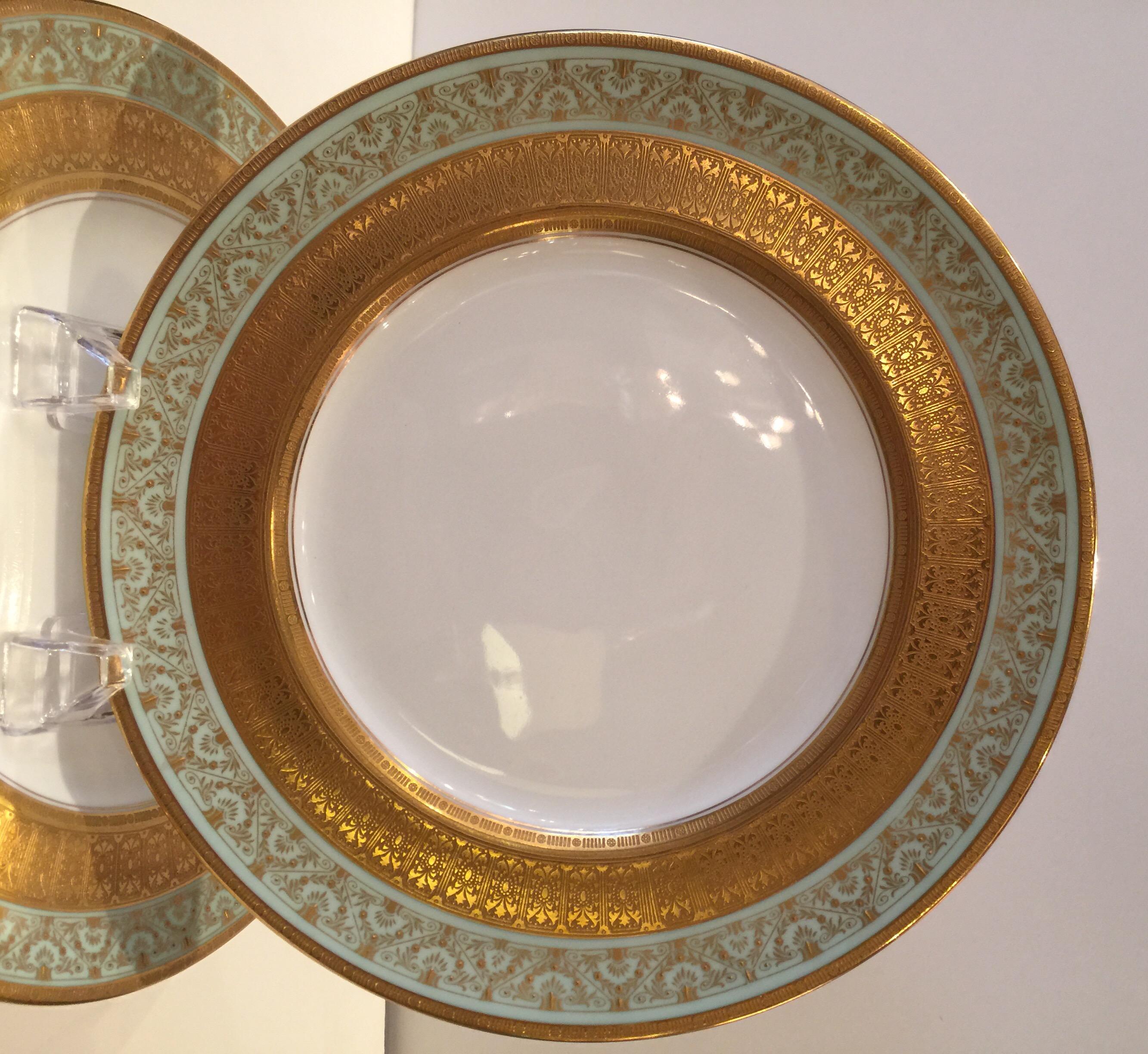 Set of eight Royal Doulton dinner or service plates, circa 1900-1920
Dimensions: 10.5 inches.