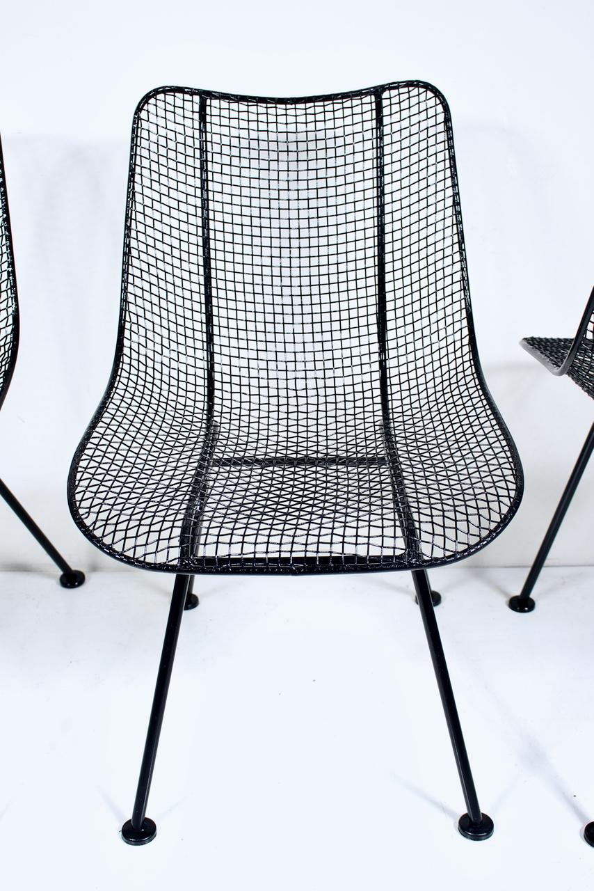 Metà XX secolo Set di otto sedie da pranzo nere Russell Woodard 