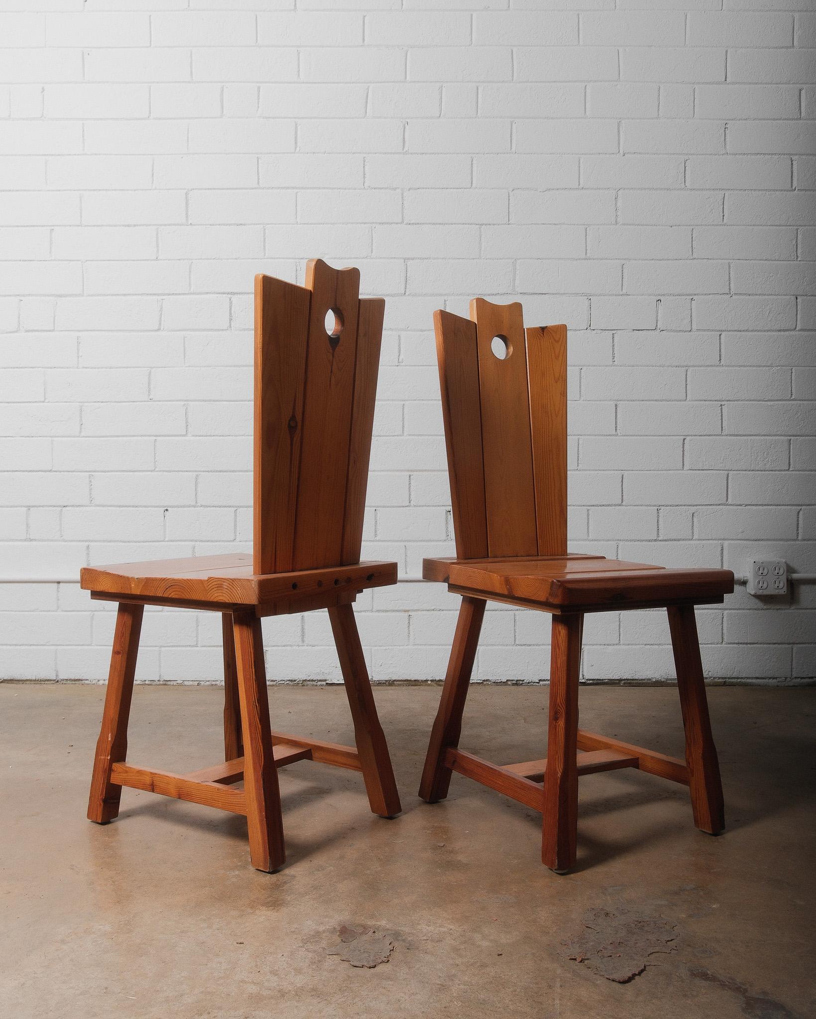 20th Century Set of Eight Rustic Alpine-Style Pine Dining Chairs For Sale