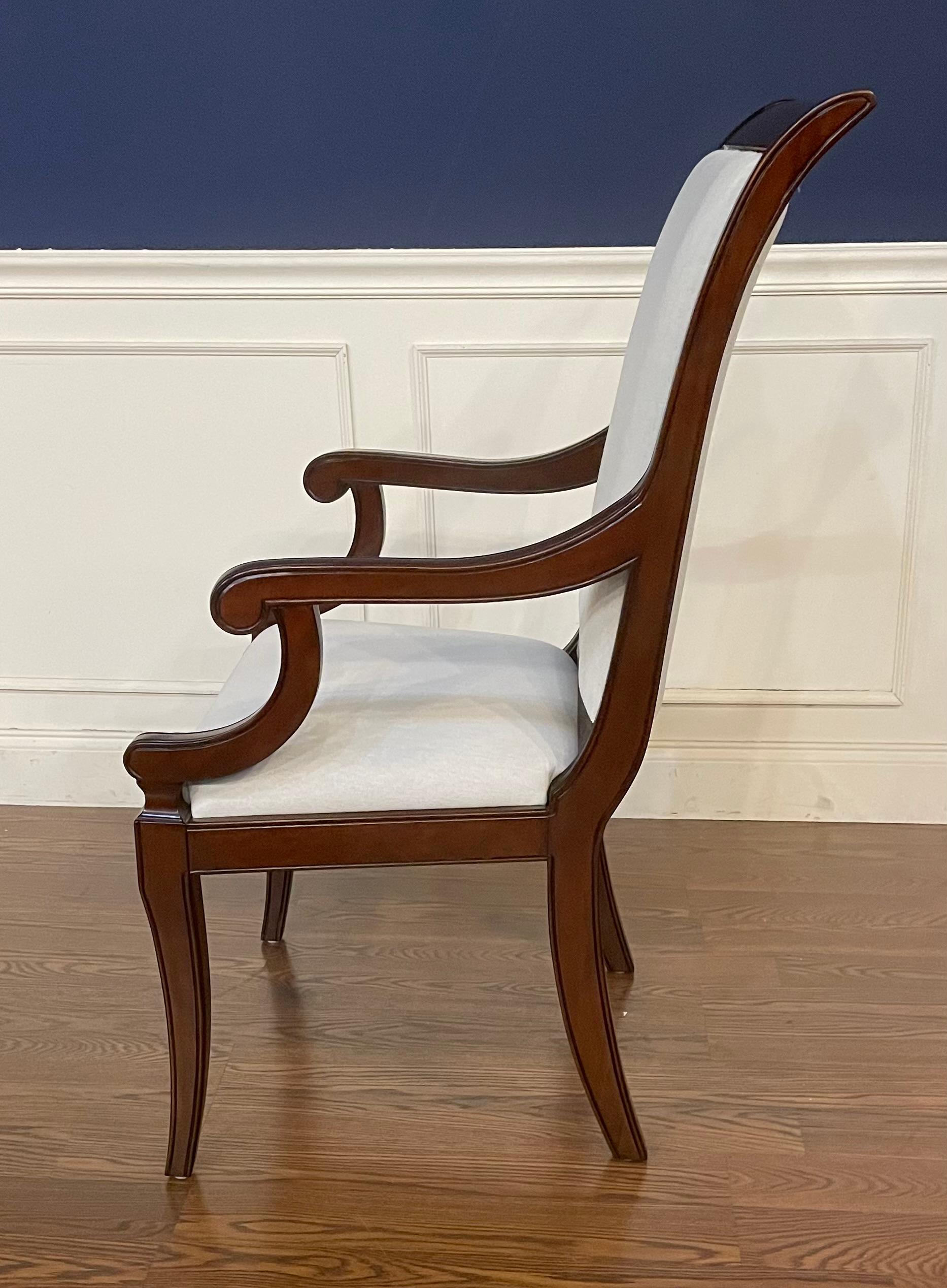 XXIe siècle et contemporain Ensemble de huit chaises à pieds sabres de Leighton Hall - Échantillons d'exposition en vente