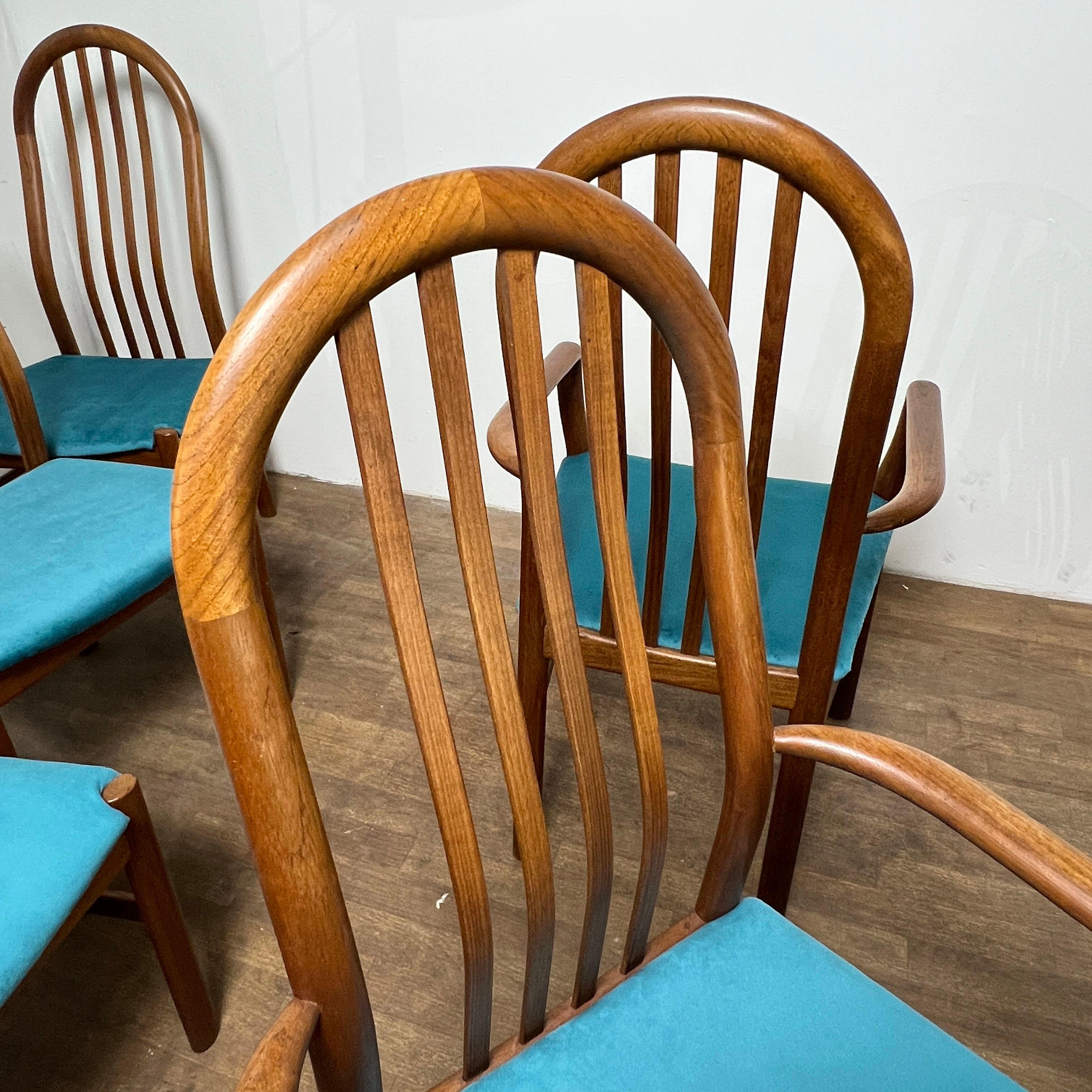Tissu d'ameublement Ensemble de huit chaises de salle à manger à dossier haut en teck danois Schou Andersen Circa 1970 en vente